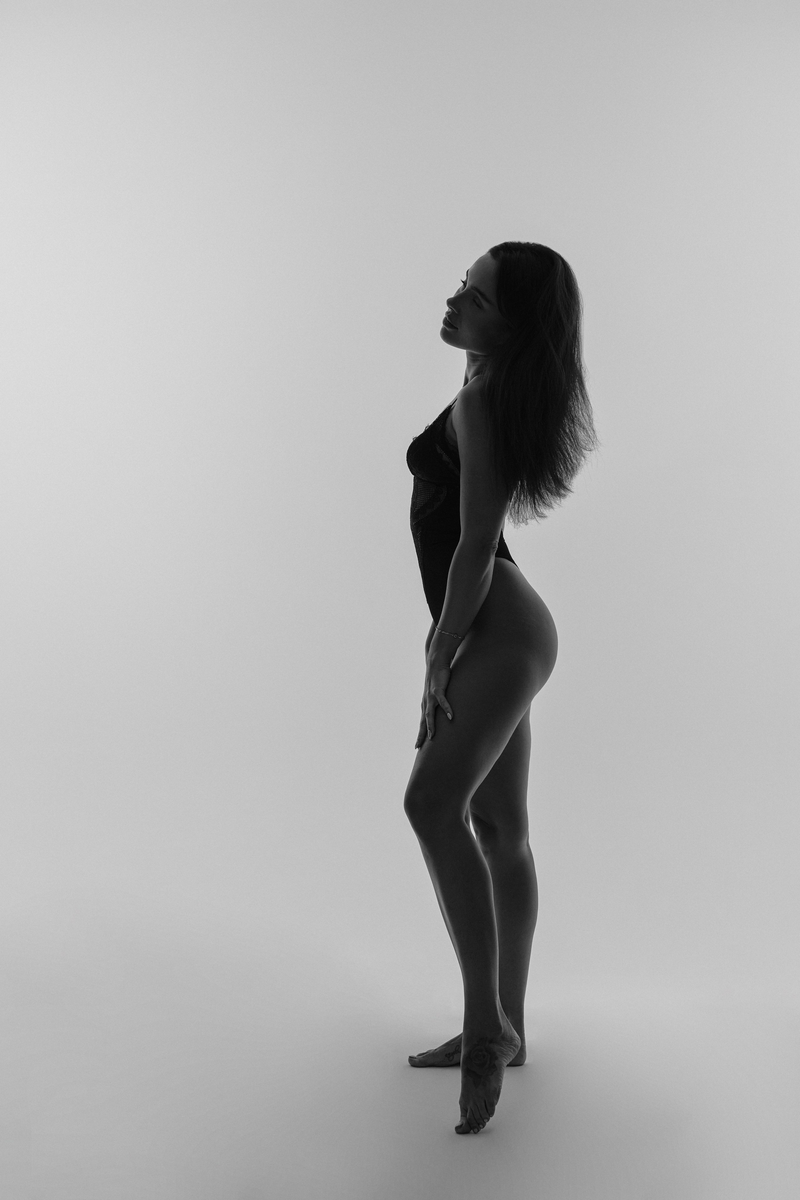 STUDIO EXPERIENCE. Female Photographer in Dubai