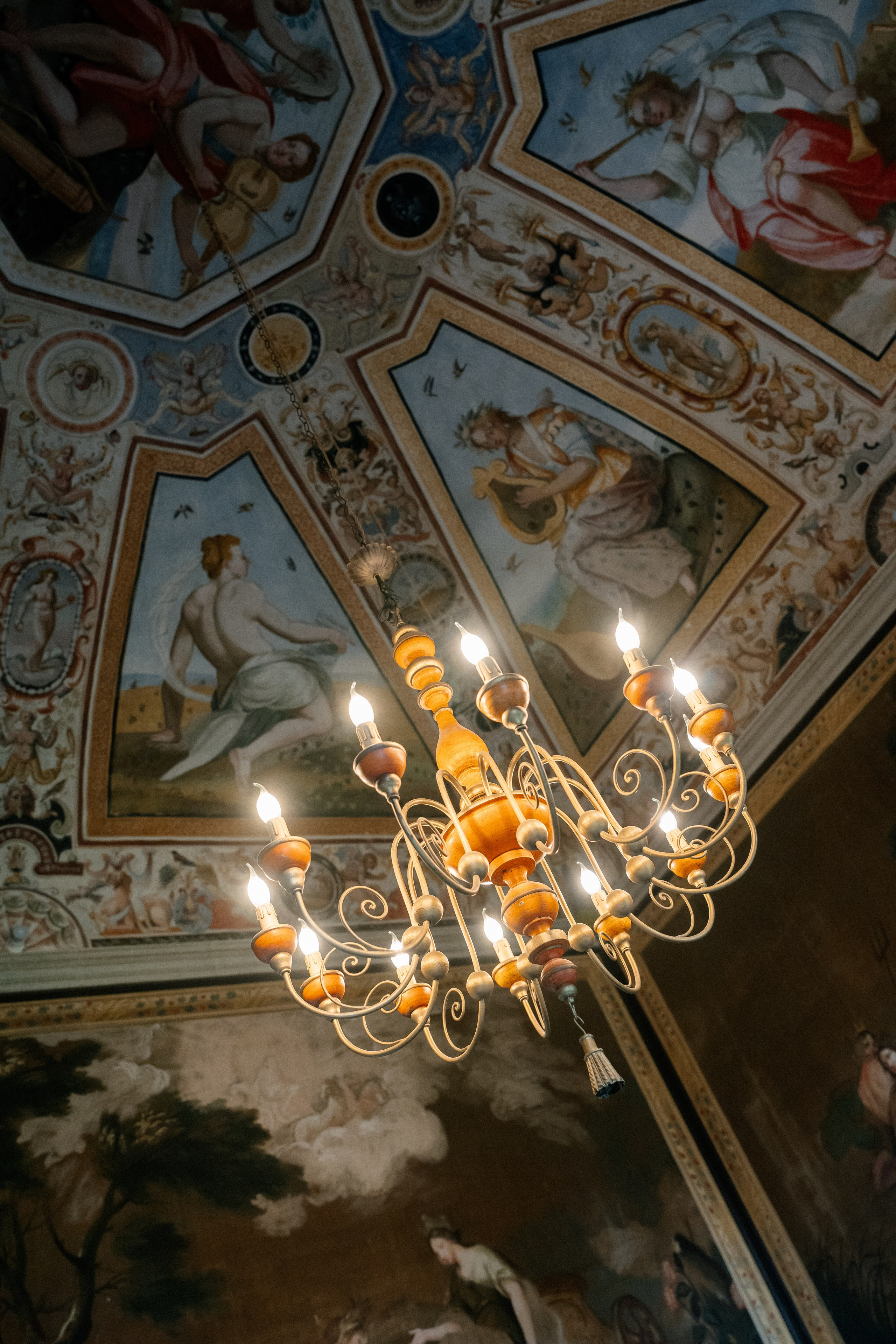 Destination wedding portfolio Europe elegant bride groom photography. Destination Wedding Photographer Alex Pasarelu
