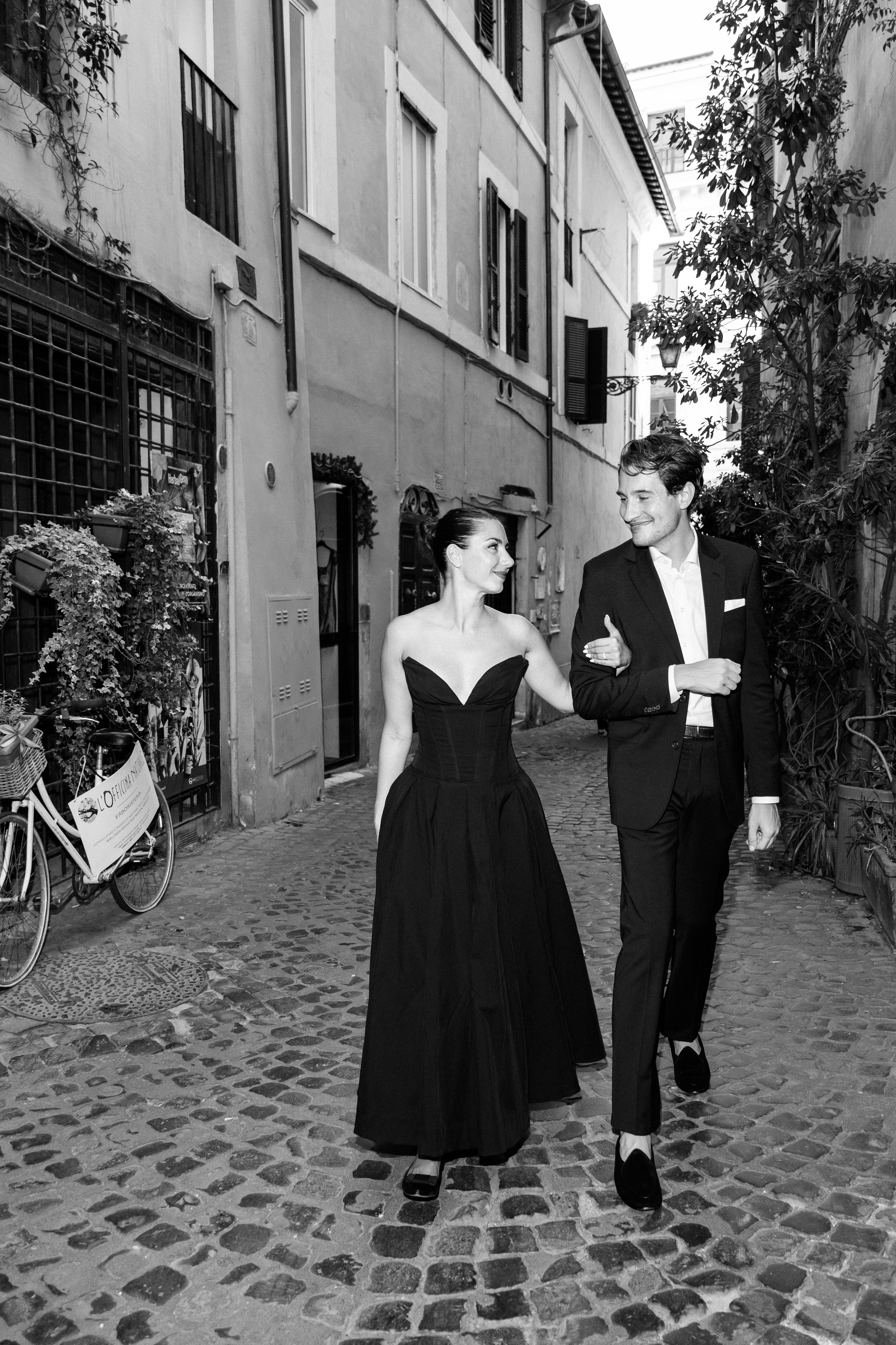 Wedding photographer Italy Rome, Tuscany, Lake Como, Sicily, Puglia. Wedding Photographer Rome Tuscany Como Sicily Puglia Amalfy Italy- Oksana Savenchuk