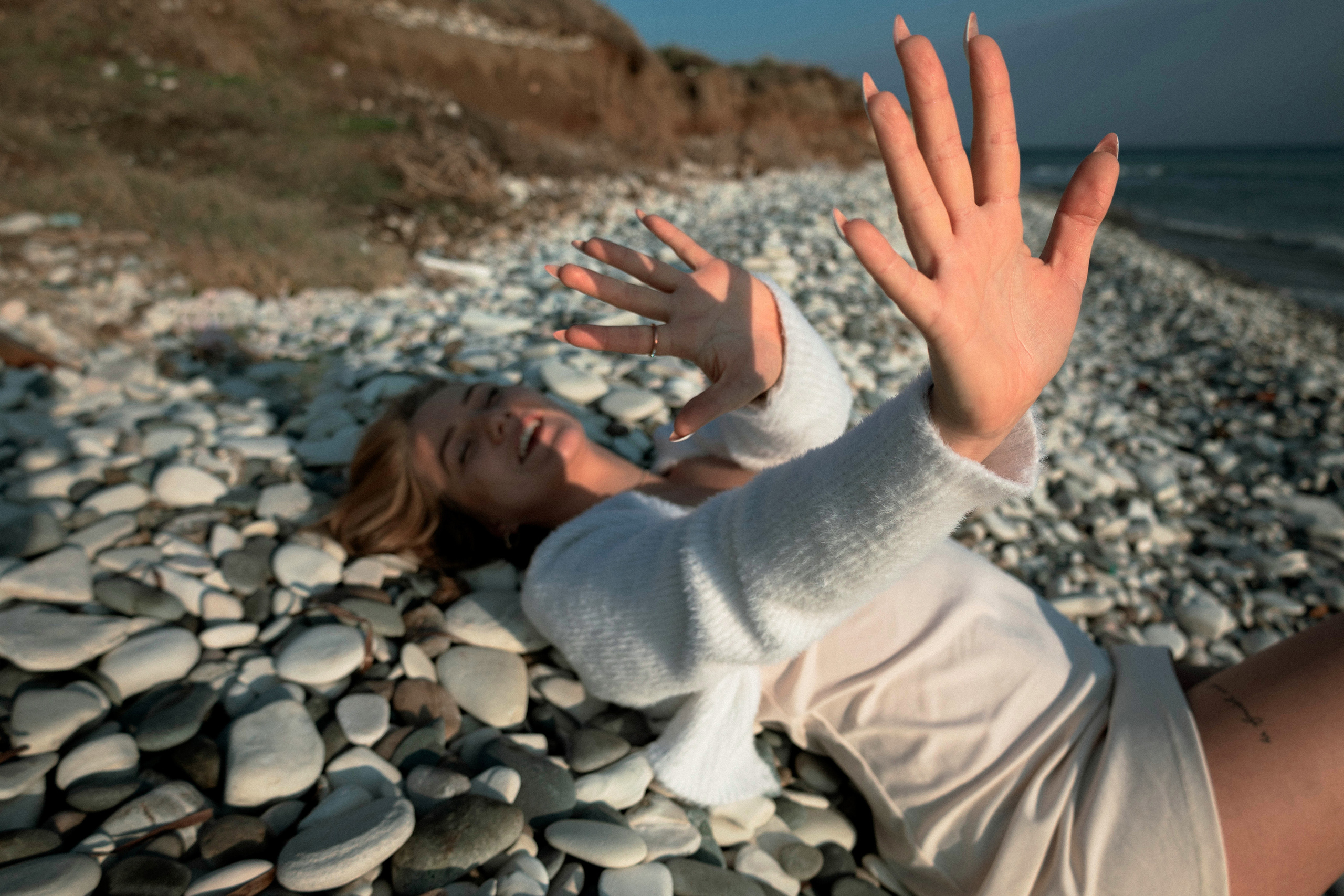 Seaside Portraits. Woman by the Morning Light. Kristina Kozheltsova- Soulful Portrait&Lifestyle&Love Story Photographer in Leipzig, Germany