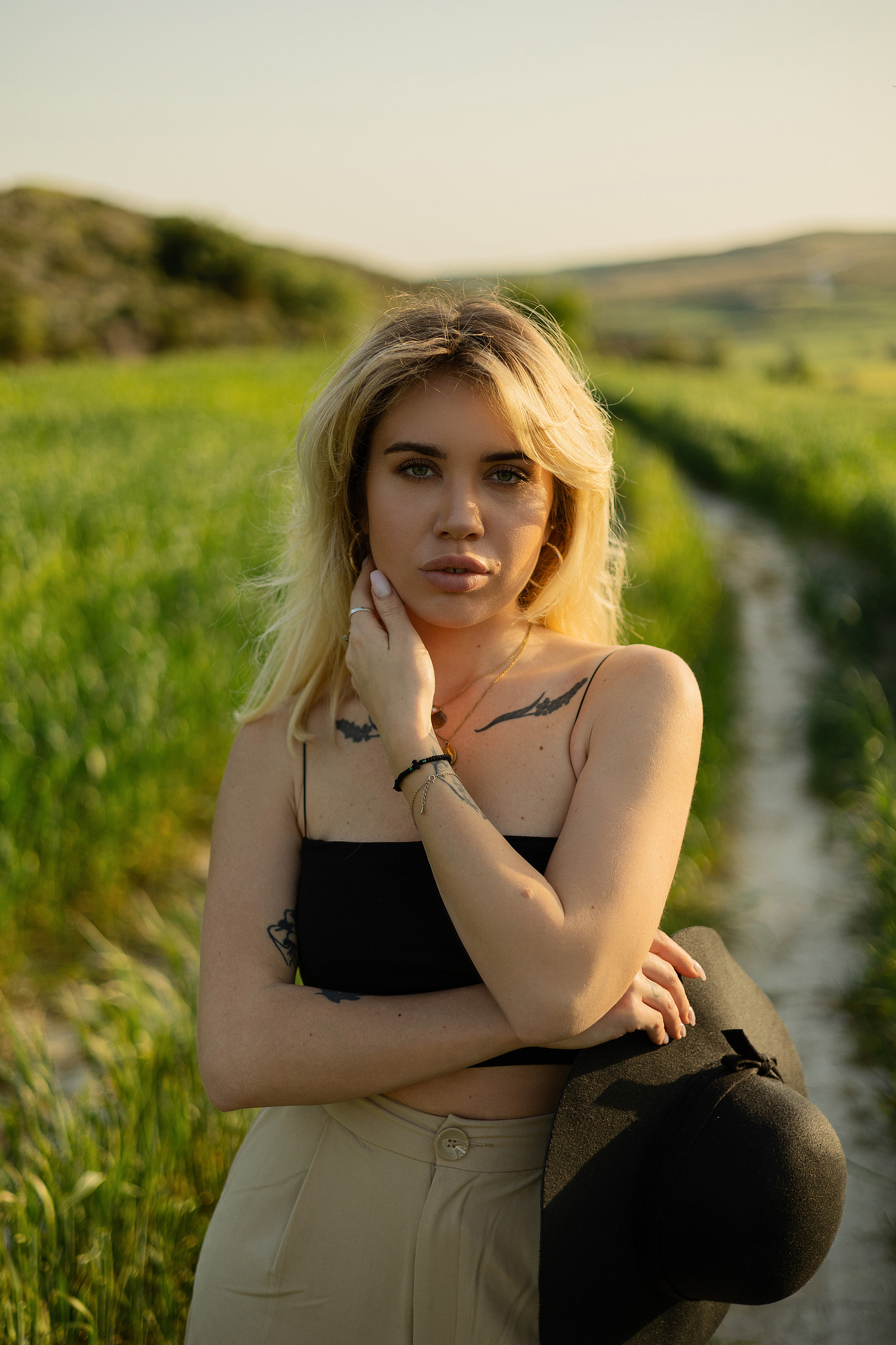 Cinematic Road Portraits — Woman in Trench Coat at Sunset. Kristina Kozheltsova- Soulful Portrait&Lifestyle&Love Story Photographer in Leipzig, Germany