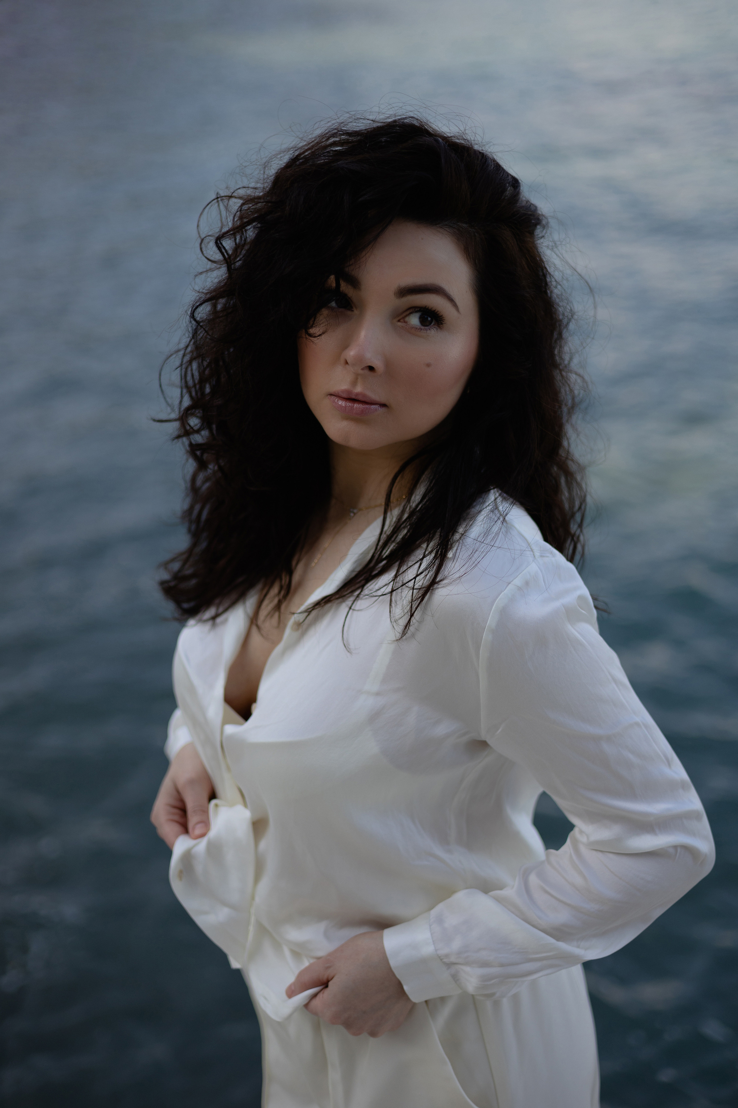 Coastal Portraits. Woman in White by the Sea. Kristina Kozheltsova- Soulful Portrait&Lifestyle&Love Story Photographer in Leipzig, Germany