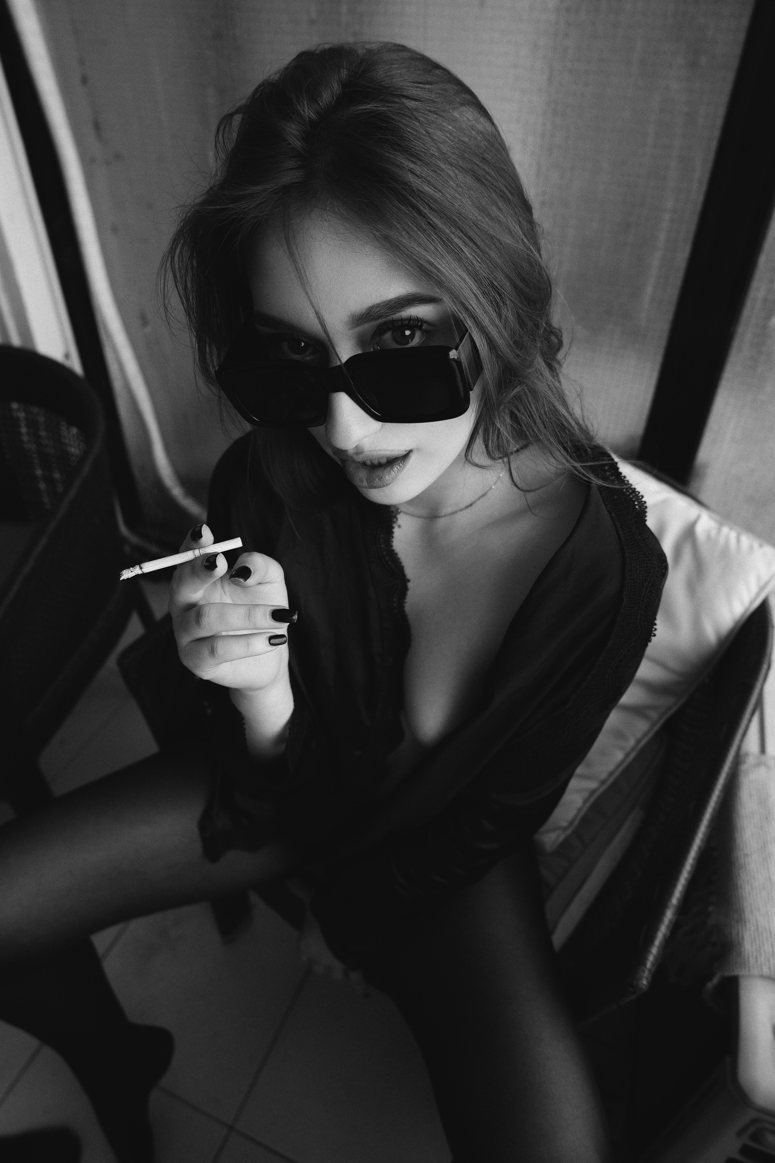 Black and White Portraits. Sensual Woman with Lilies. Kristina Kozheltsova- Soulful Portrait&Lifestyle&Love Story Photographer in Leipzig, Germany