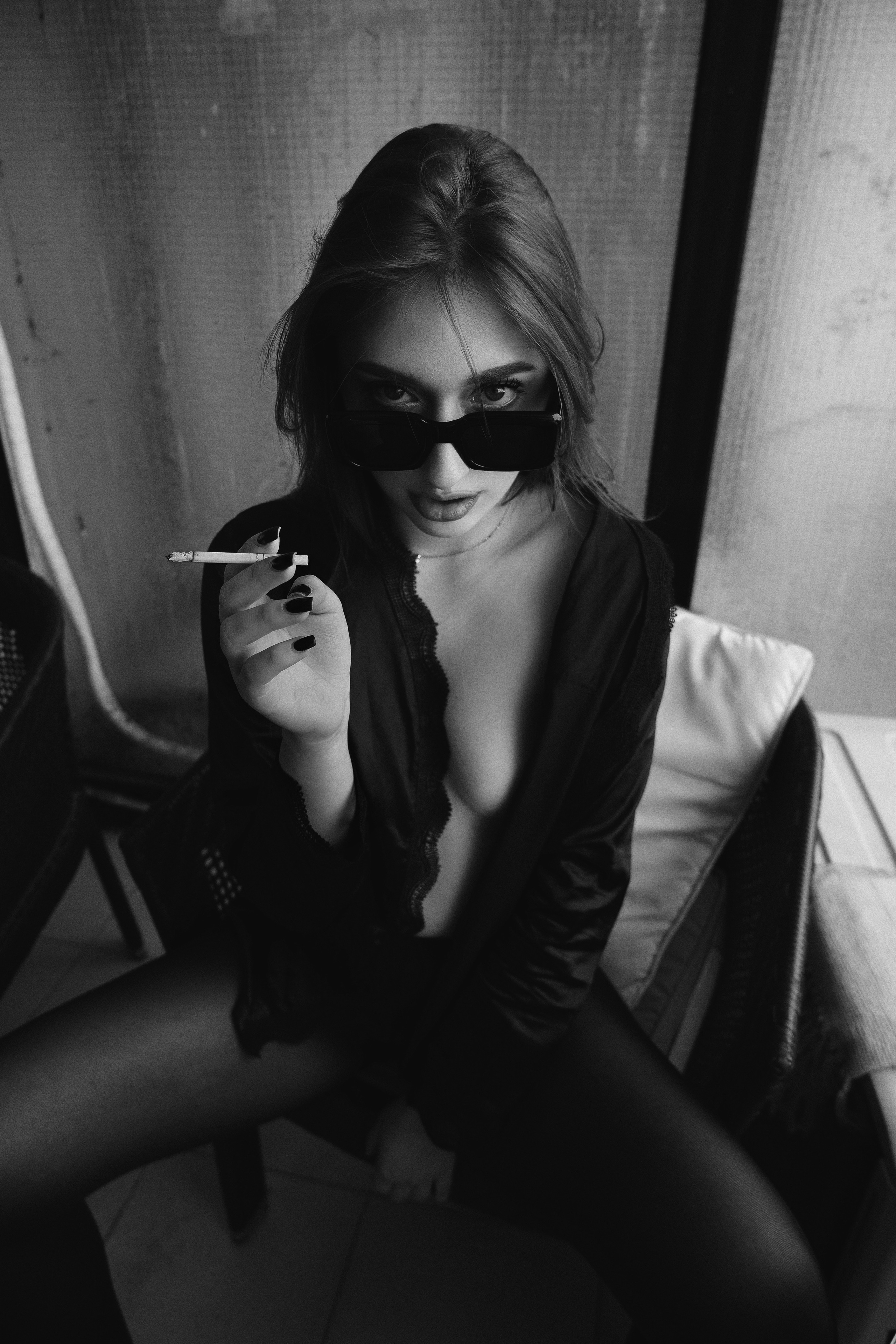 Black and White Portraits. Sensual Woman with Lilies. Kristina Kozheltsova- Soulful Portrait&Lifestyle&Love Story Photographer in Leipzig, Germany