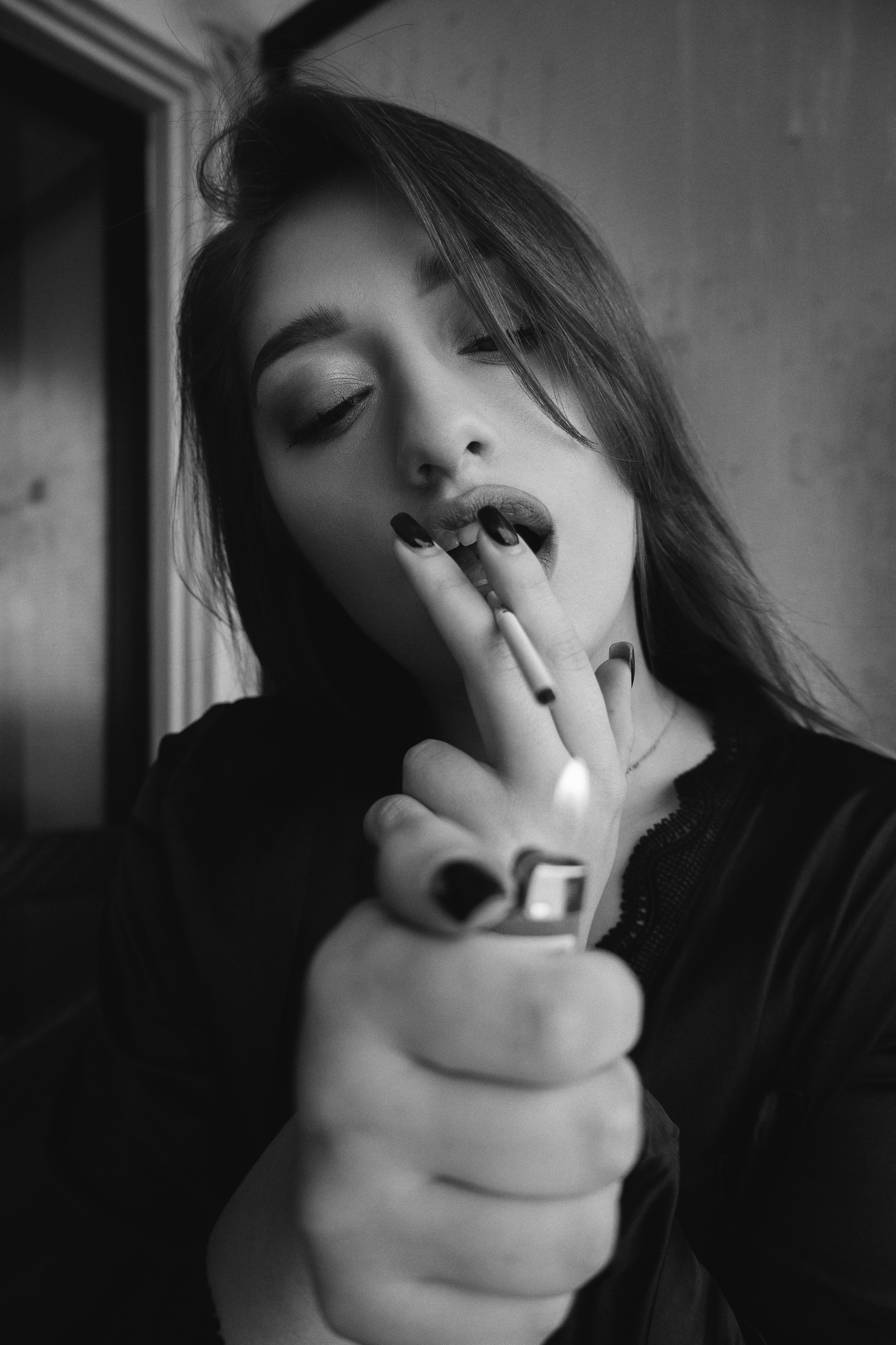 Black and White Portraits. Sensual Woman with Lilies. Kristina Kozheltsova- Soulful Portrait&Lifestyle&Love Story Photographer in Leipzig, Germany