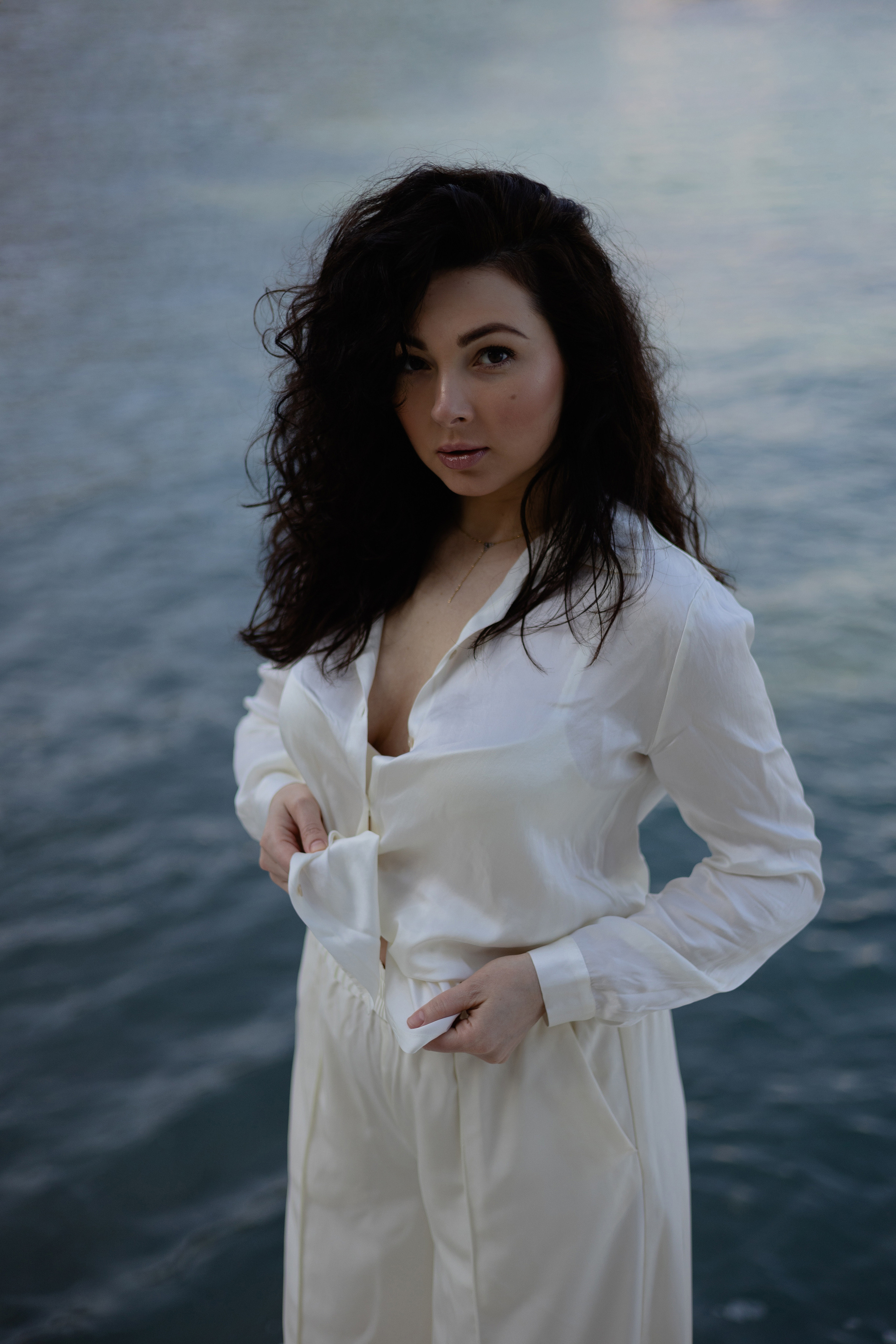 Coastal Portraits. Woman in White by the Sea. Kristina Kozheltsova- Soulful Portrait&Lifestyle&Love Story Photographer in Leipzig, Germany
