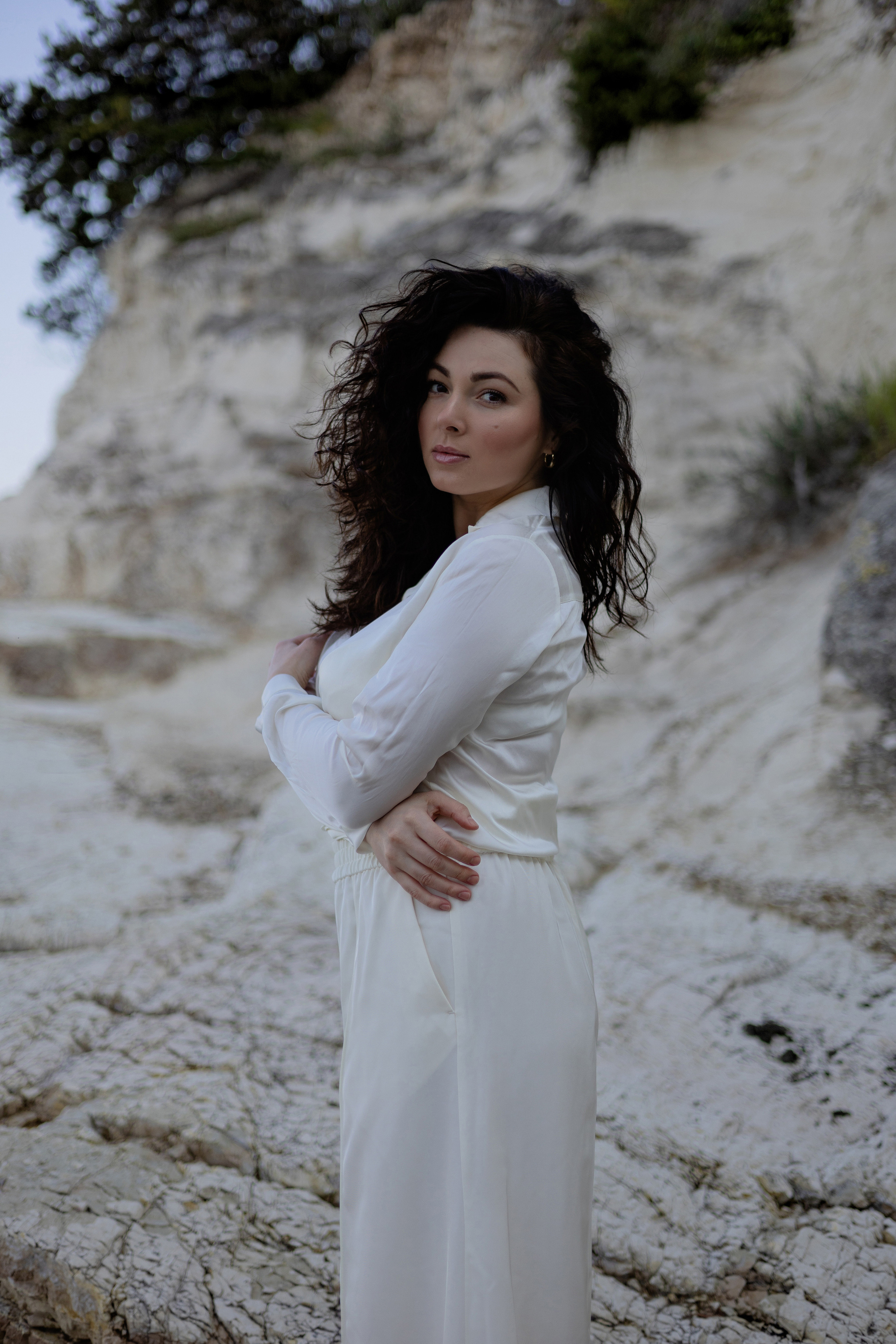 Coastal Portraits. Woman in White by the Sea. Kristina Kozheltsova- Soulful Portrait&Lifestyle&Love Story Photographer in Leipzig, Germany