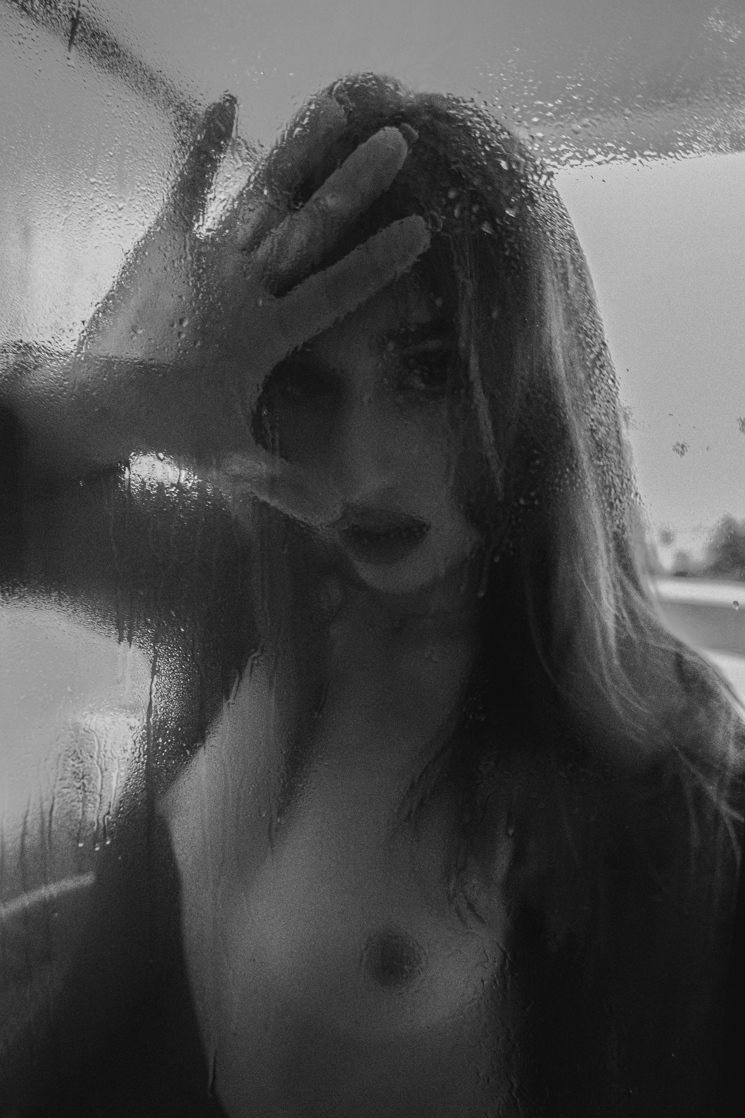 Black and White Portraits. Sensual Woman with Lilies. Kristina Kozheltsova- Soulful Portrait&Lifestyle&Love Story Photographer in Leipzig, Germany