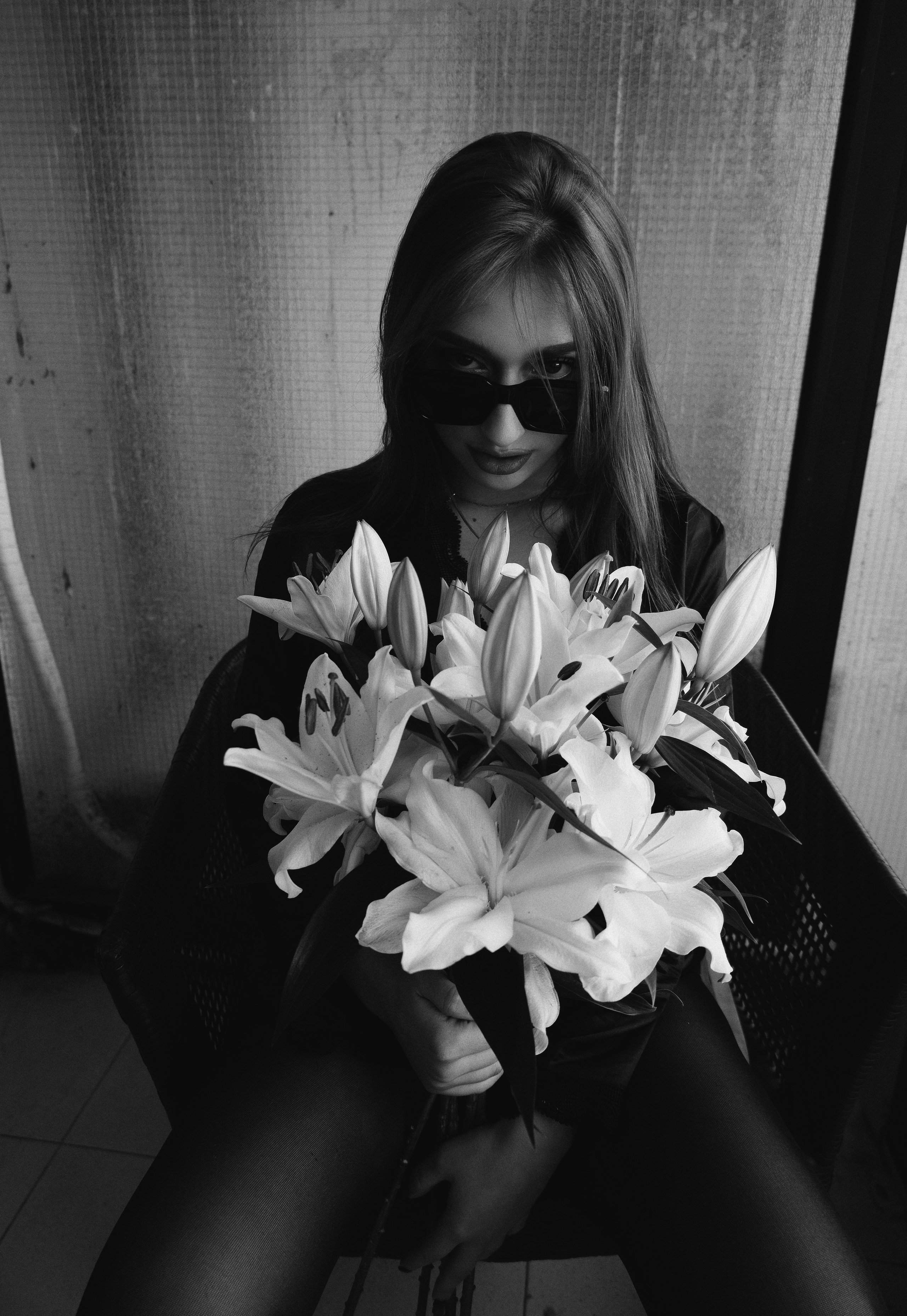 Black and White Portraits. Sensual Woman with Lilies. Kristina Kozheltsova- Soulful Portrait&Lifestyle&Love Story Photographer in Leipzig, Germany
