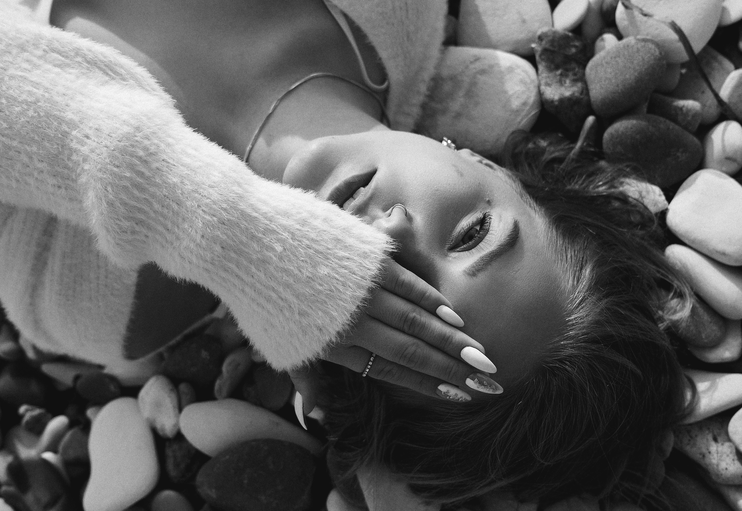 Seaside Portraits. Woman by the Morning Light. Kristina Kozheltsova- Soulful Portrait&Lifestyle&Love Story Photographer in Leipzig, Germany