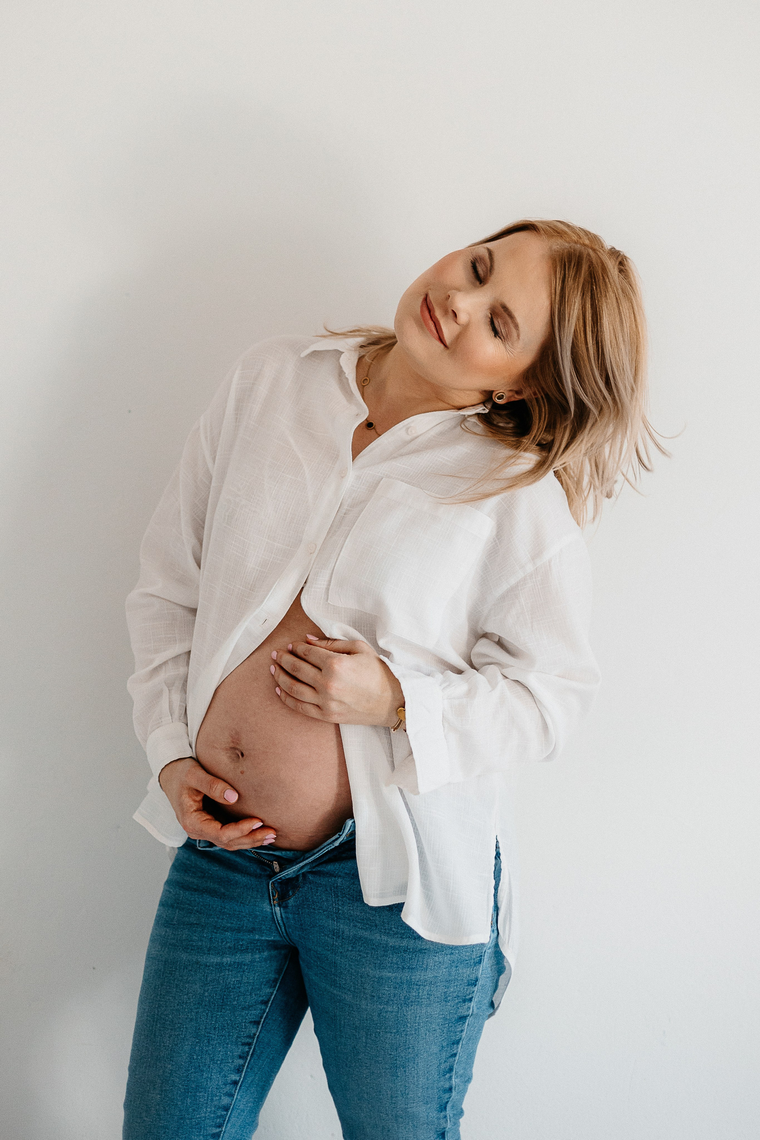 Pełna emocji fotografia sesja ciążowa lifestyle | Natalia Malinowska Fotografia | Augustów Warszawa. Natalia Malinowska Fotografia | Fotograf ślubny i rodzinny Augustów Warszawa