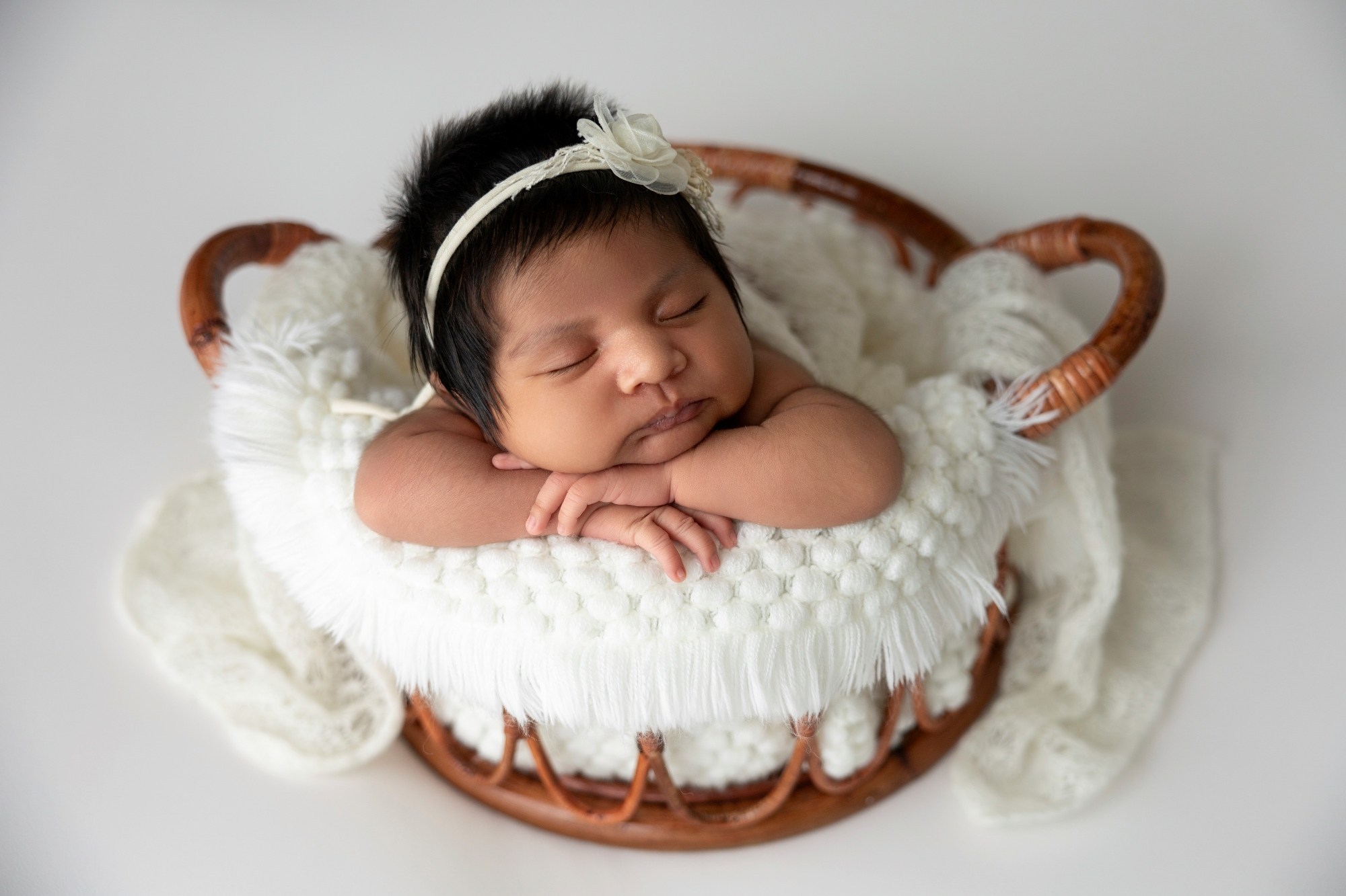 Newborn photographer in Tampa Bay Area, FL