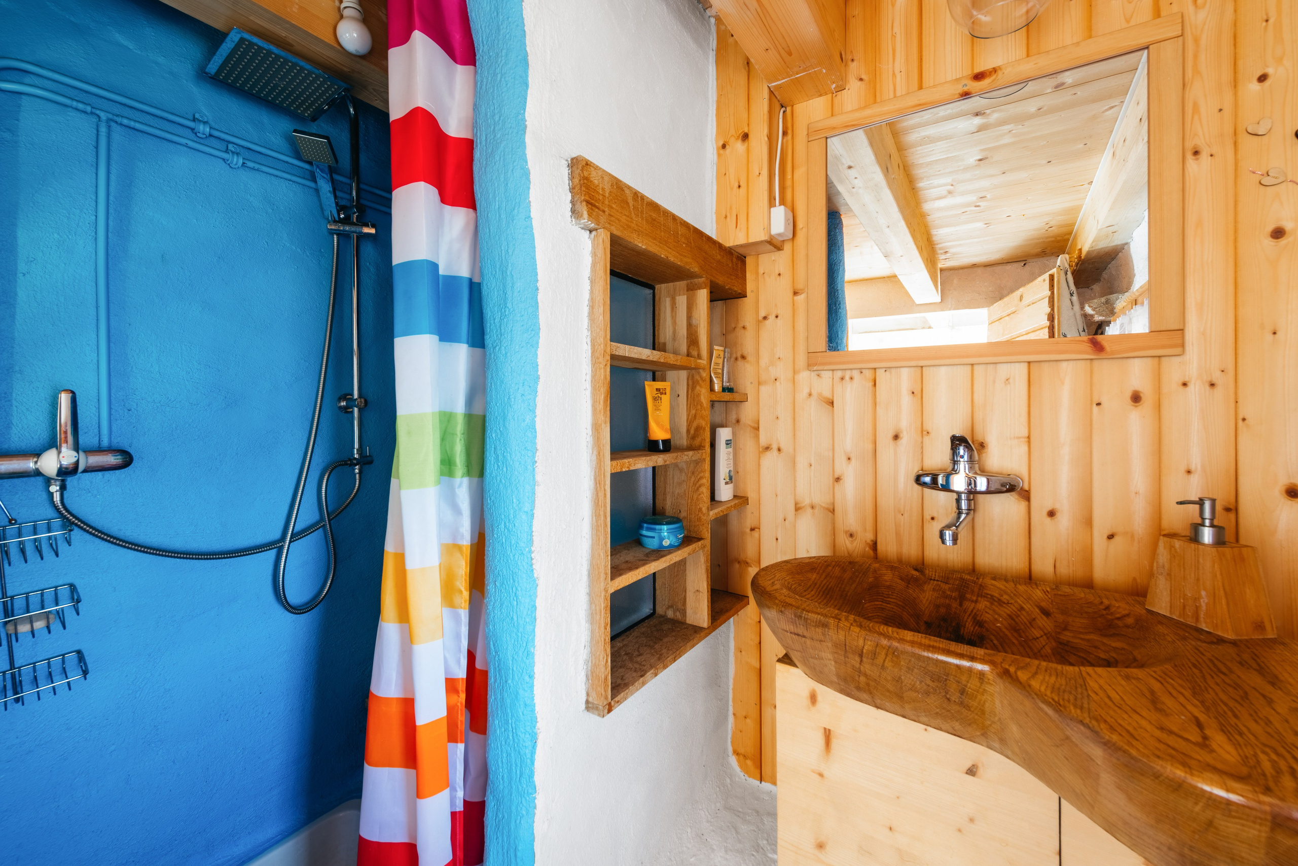 Rustico, VAL RESA, TICINO. Hallo! Ich bin Elena und arbeite als Immobilienfotografin