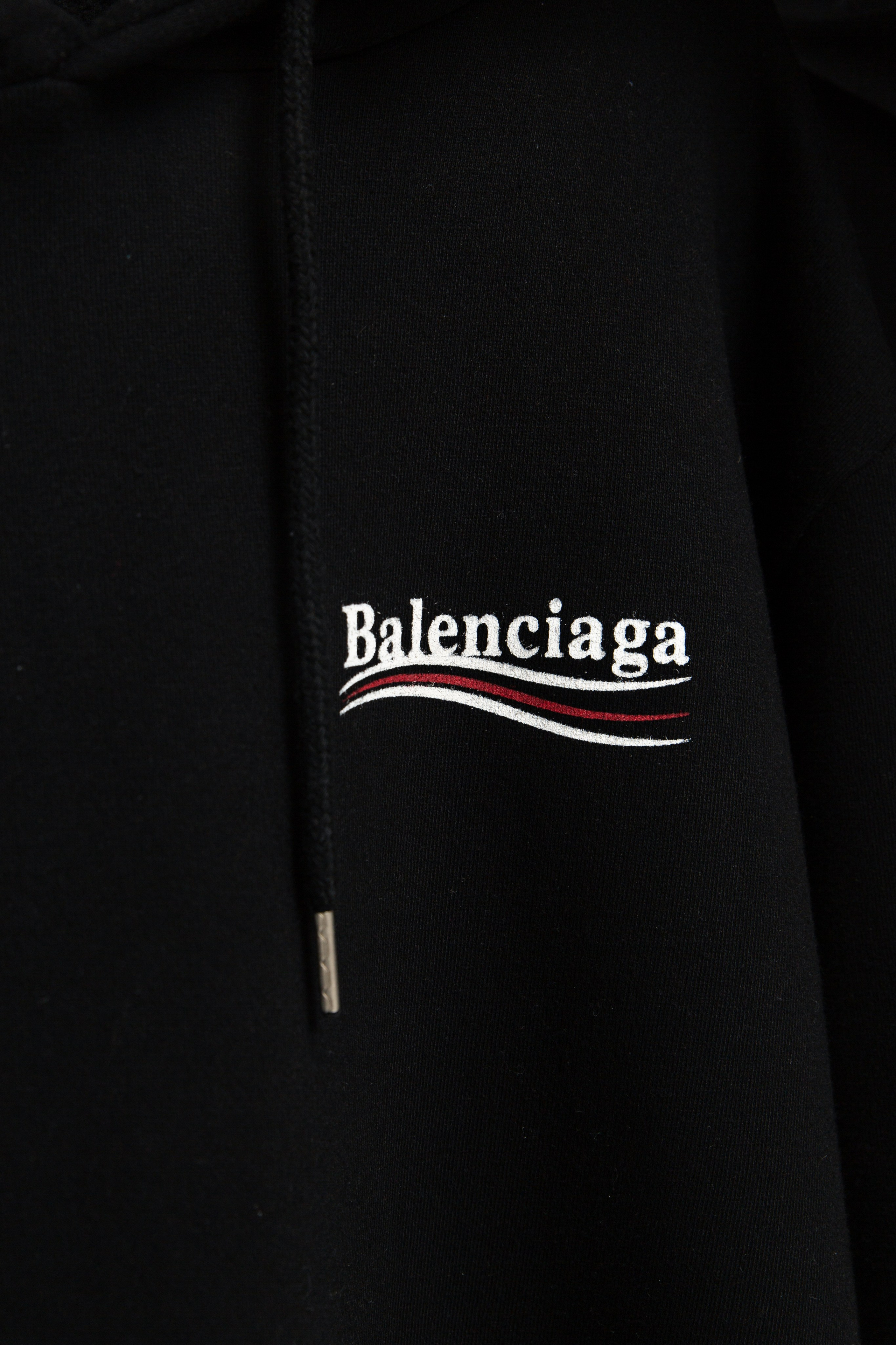 Davran. Thrift shop. Photographer Vladmir Gladkov