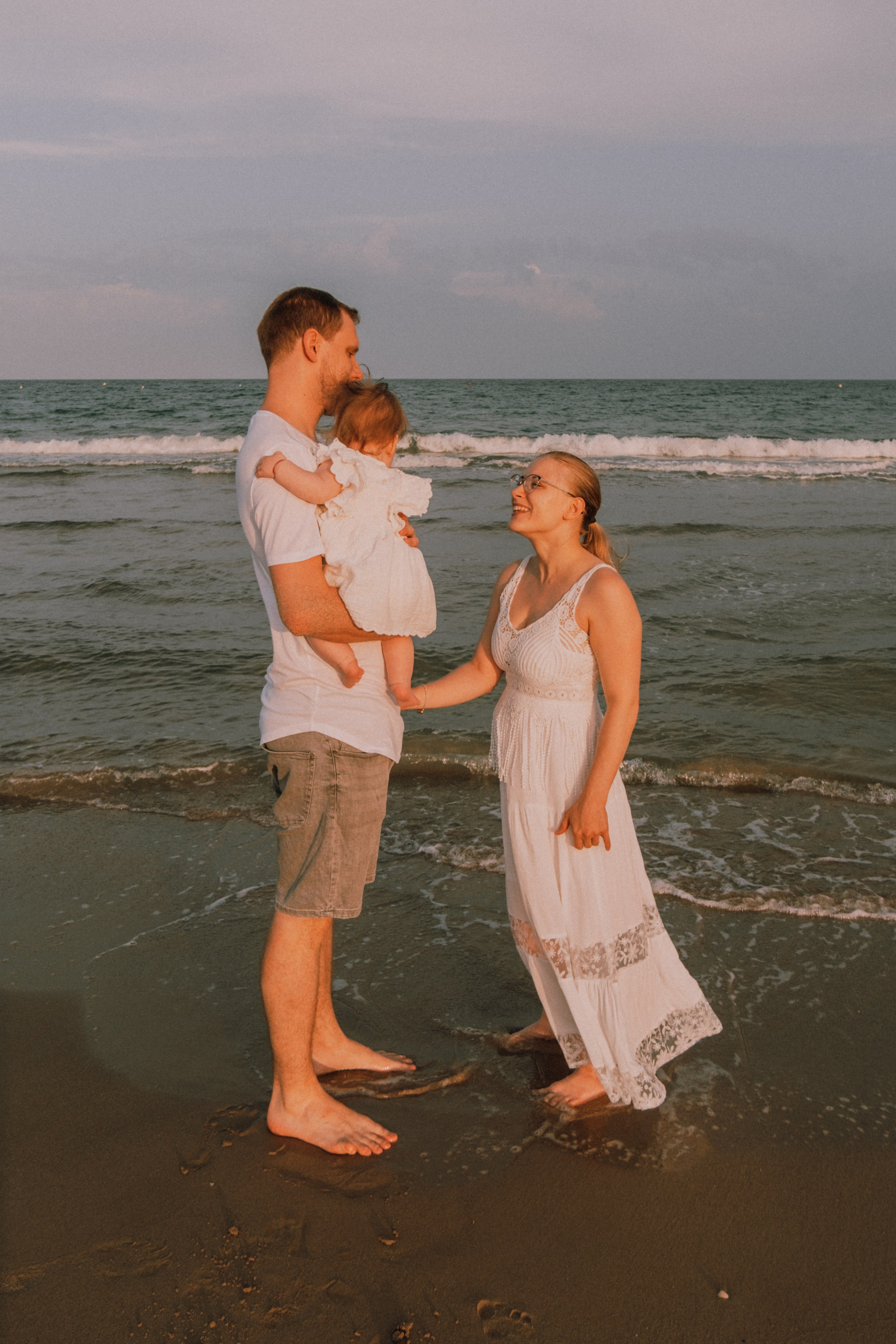 Семейная фотосессия на пляже. Профессиональная фотосъемка в Калафелле — Елена Медведева