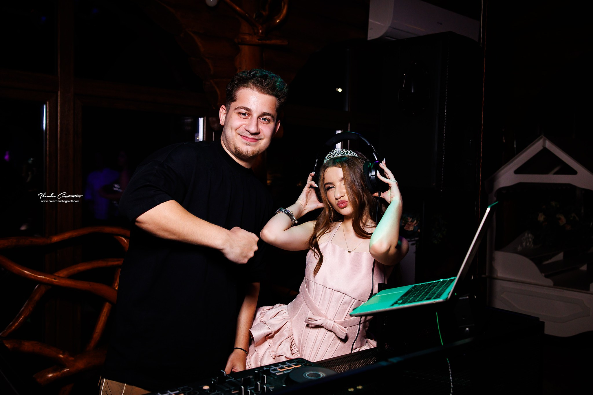 Majorate. Dream Studio Galați – ședințe foto profesionale pentru familie, portrete și evenimente