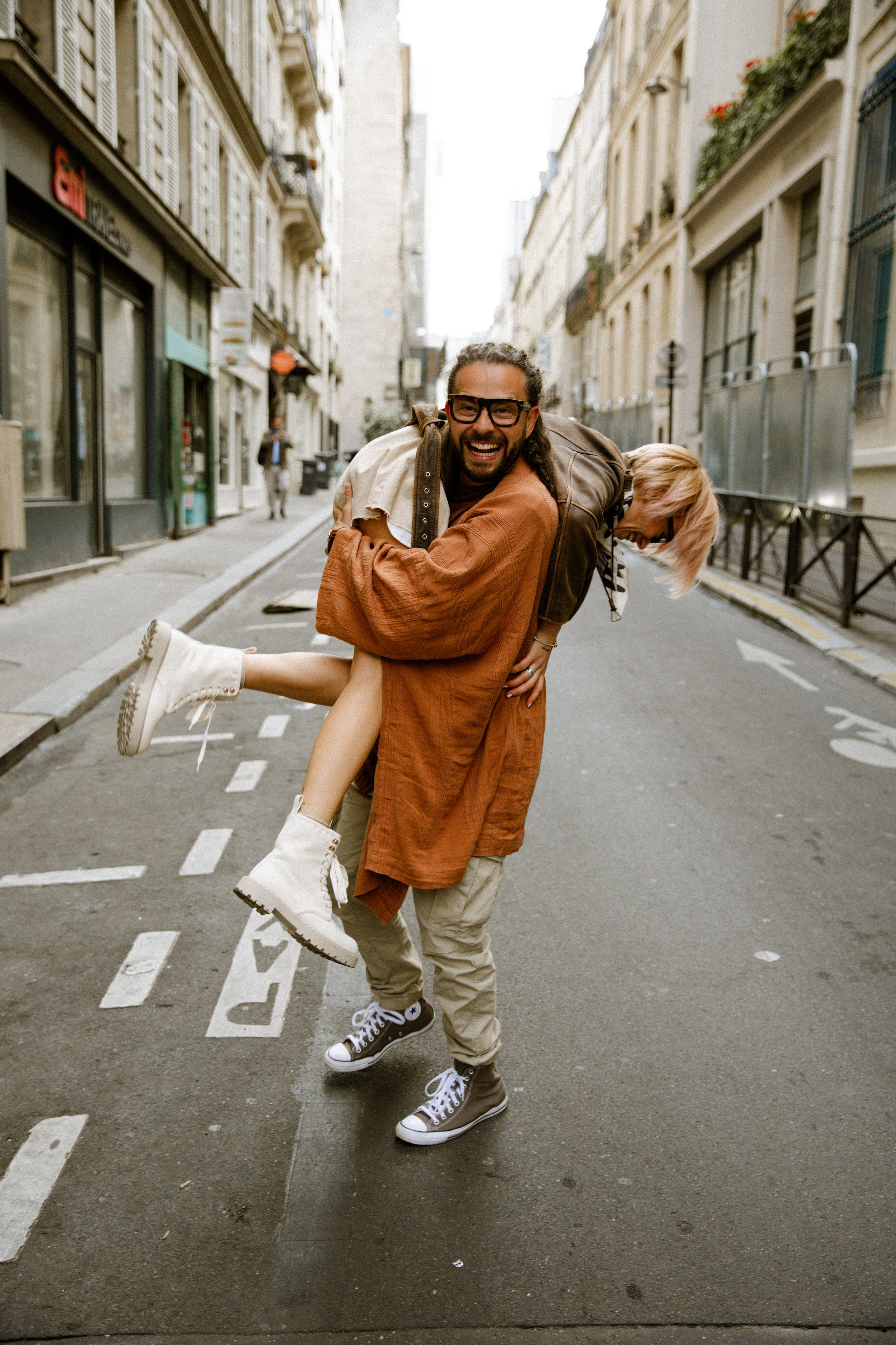 Oxi & Felix — Shooting in Paris. Paris Wedding Photographer