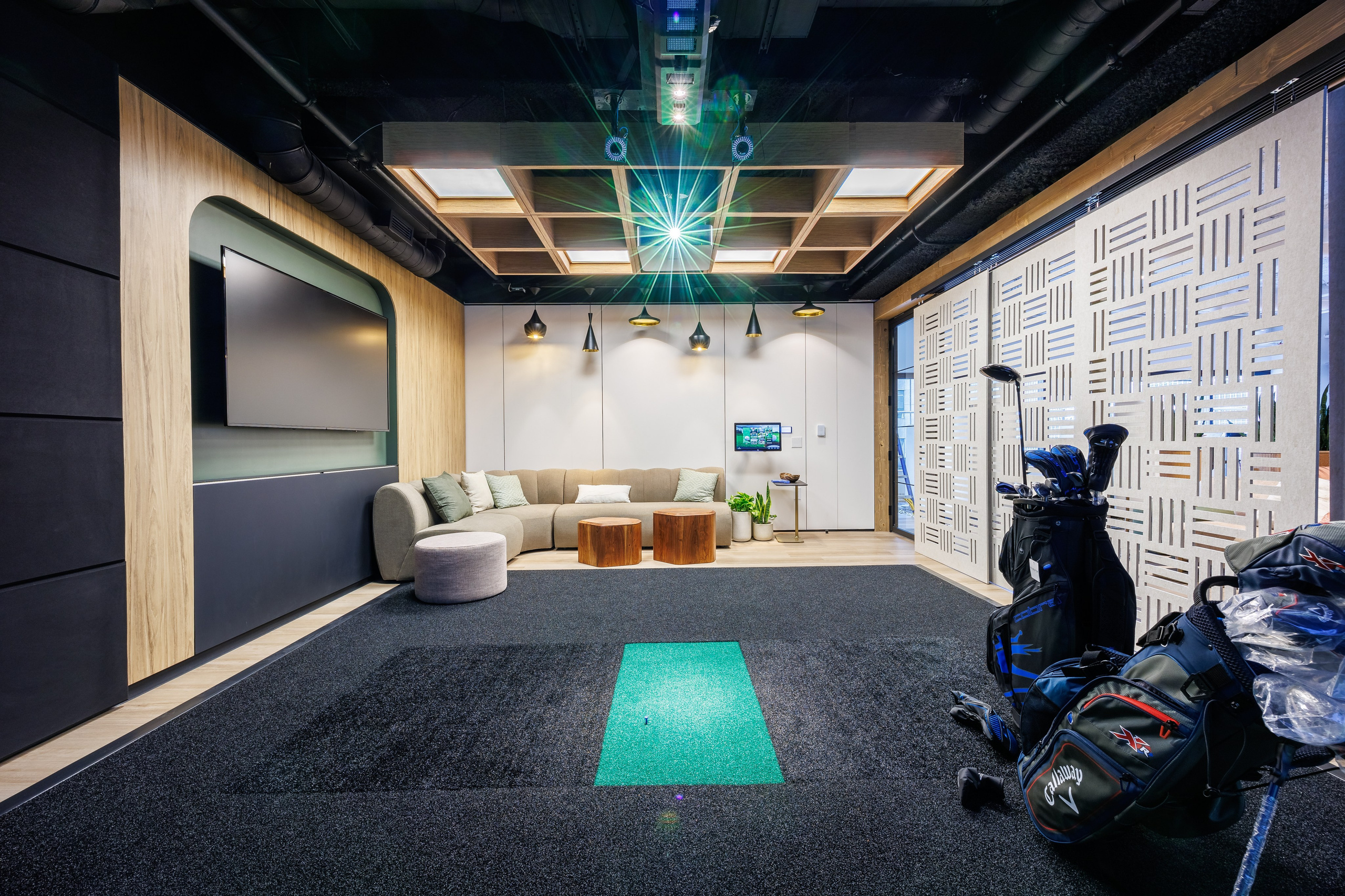 Roserock Place · 121 King Street W, Toronto. FRIB Media · Photo & video for commercial, industrial, and construction projects in Toronto & GTA