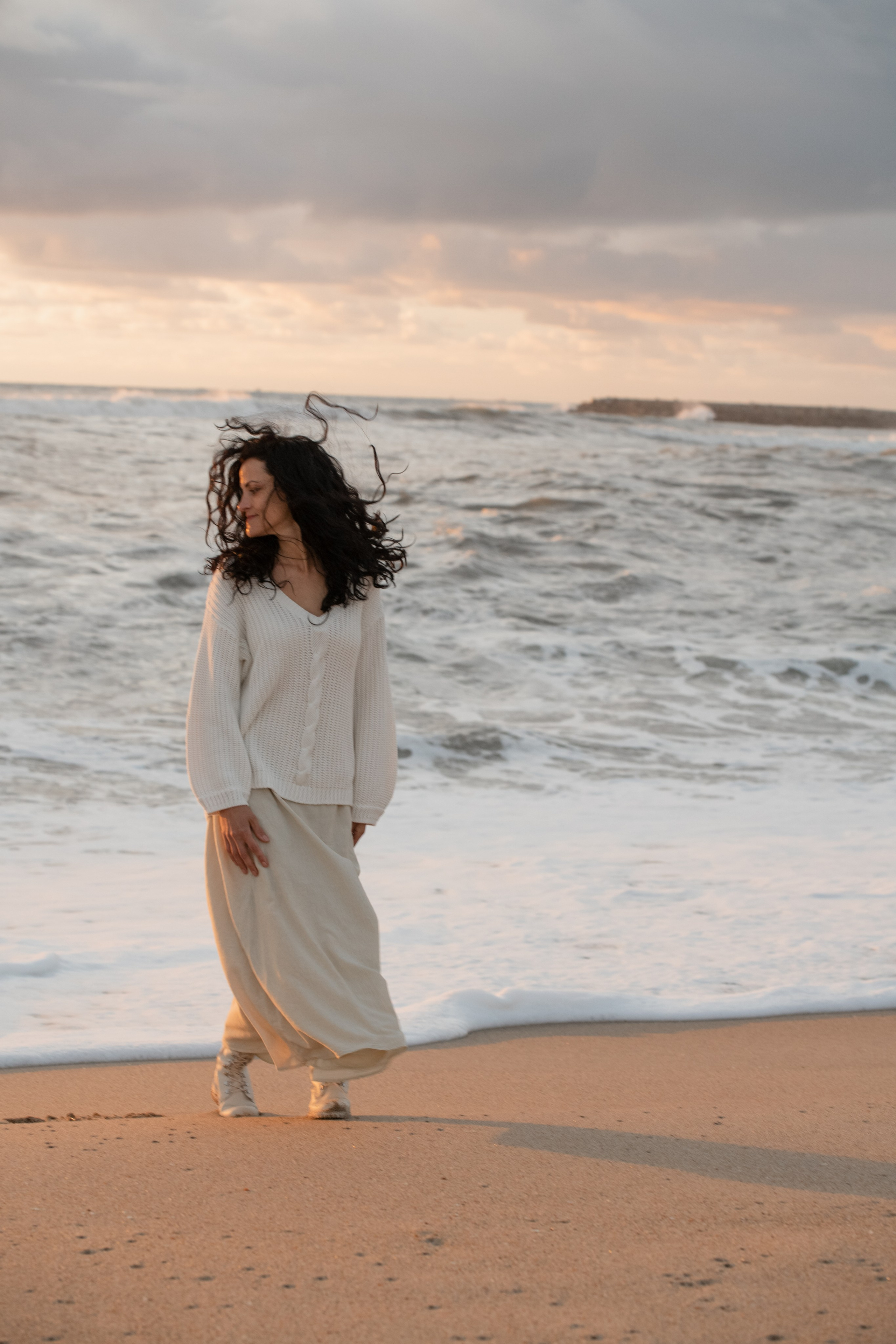 IRINA. Anastasiia Antoniuk portrait, family and couple photographer, Portugal