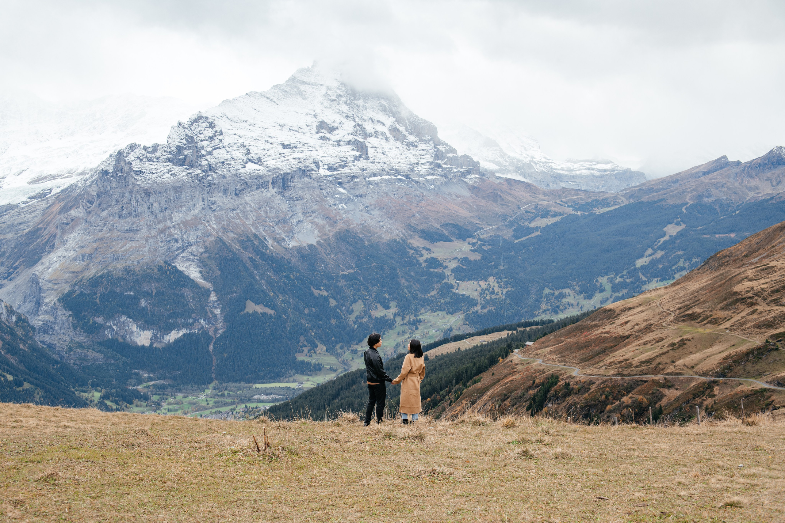 Kaiwen & Xiaoming Grindelwald, Switzerland. I am Elena Altendorfer. Wedding photographer in Zurich and Switzerland