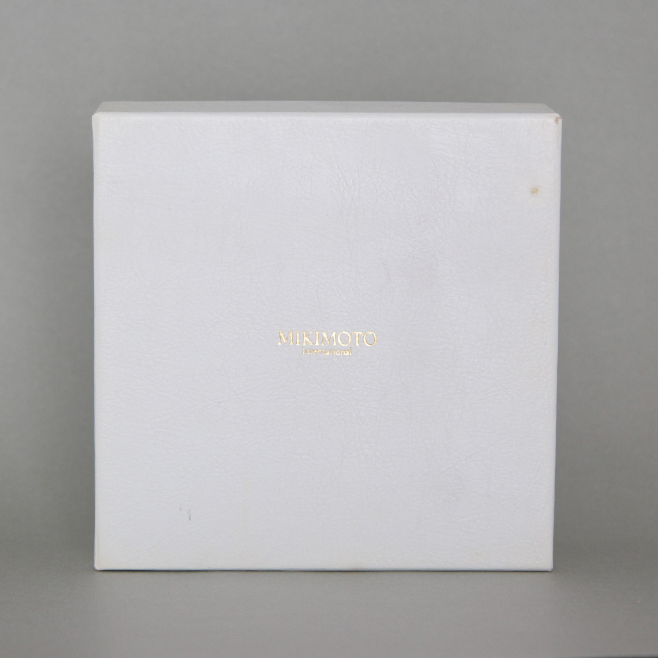 Mikimoto. Современнные и актикварные украшения в Барселоне, Москве и Санкт-Петербурге