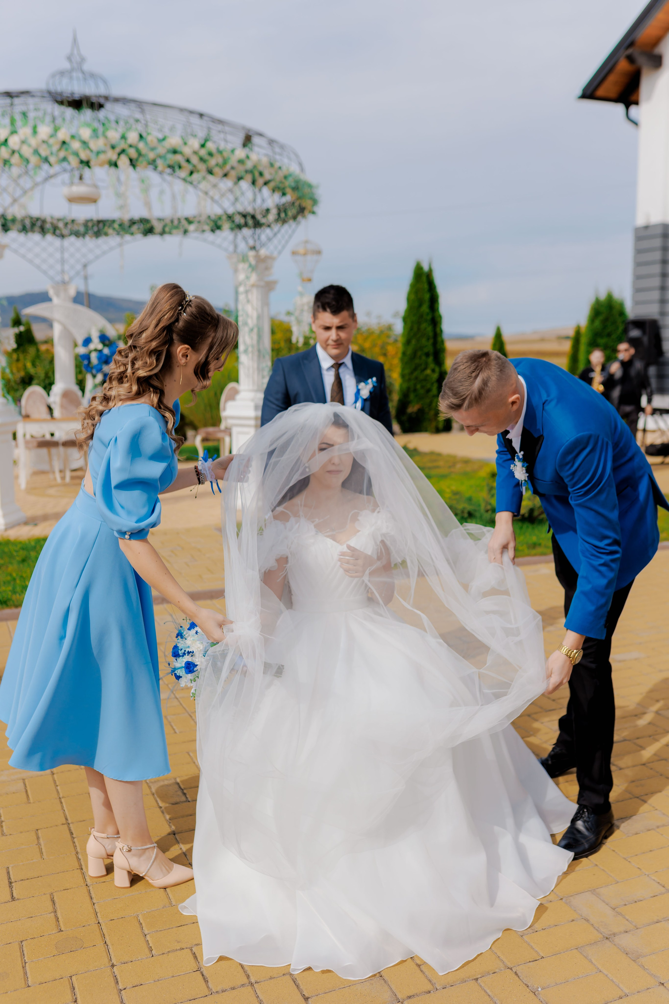 Loredana & Emilian – Ziua Nunții | Videografie - fotografie Botez Suceava, Iași, Botoșani. Servicii foto-video profesionale, pentru momente de neuitat