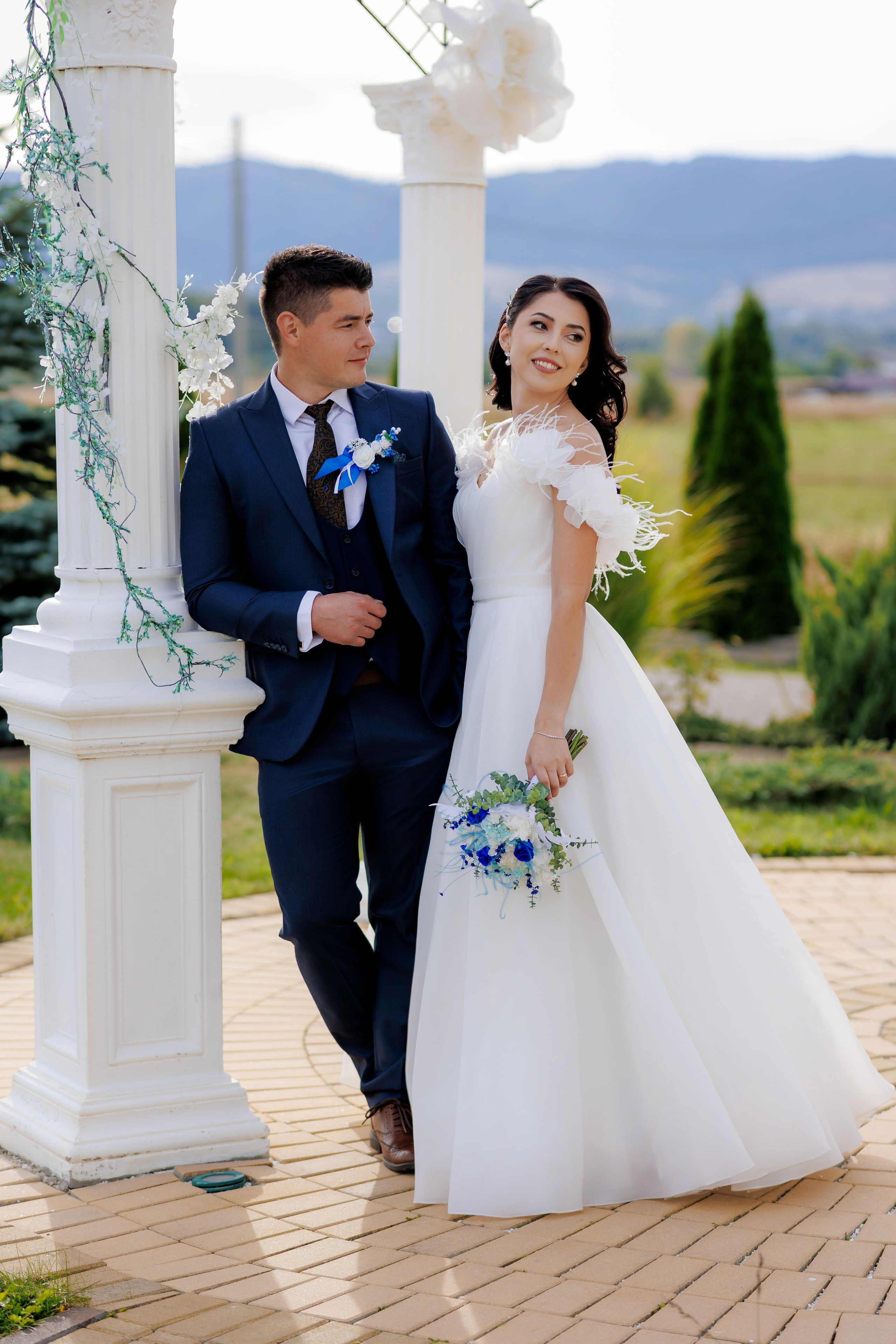 Loredana & Emilian – Ziua Nunții | Videografie - fotografie Botez Suceava, Iași, Botoșani. Servicii foto-video profesionale, pentru momente de neuitat