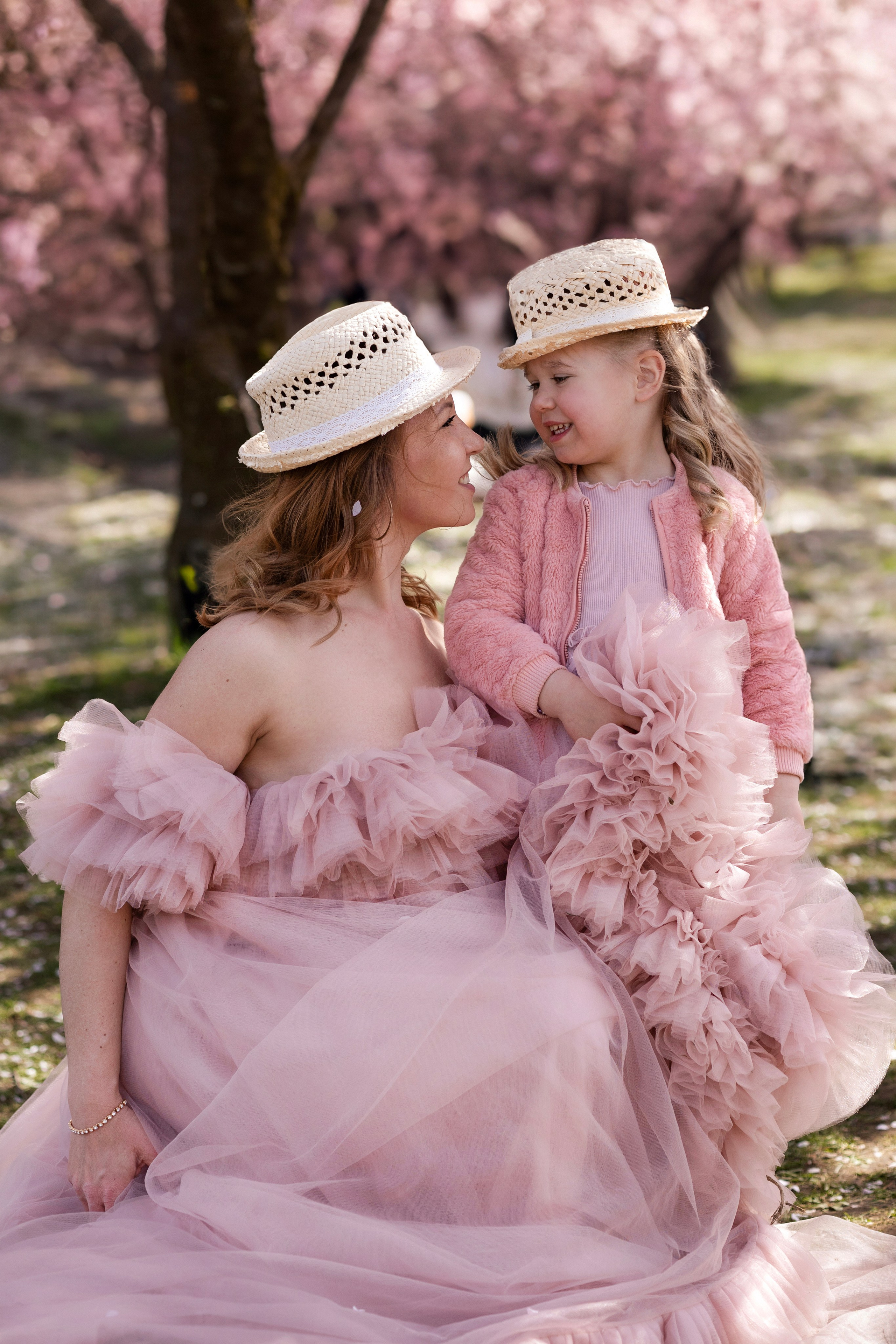 Cherry Blossoms in Munich. Photographer in Munich