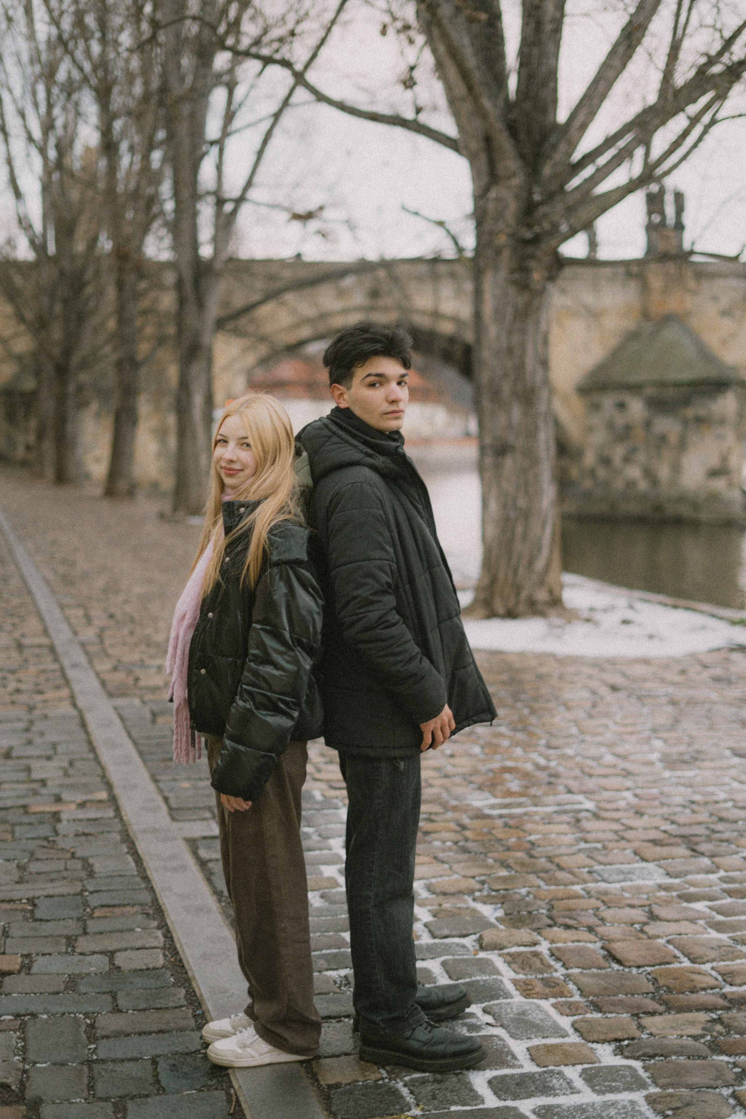 Příběhy z pražských uliček. Jana Holubová | Svatební, párová a rodinná fotografka v Praze