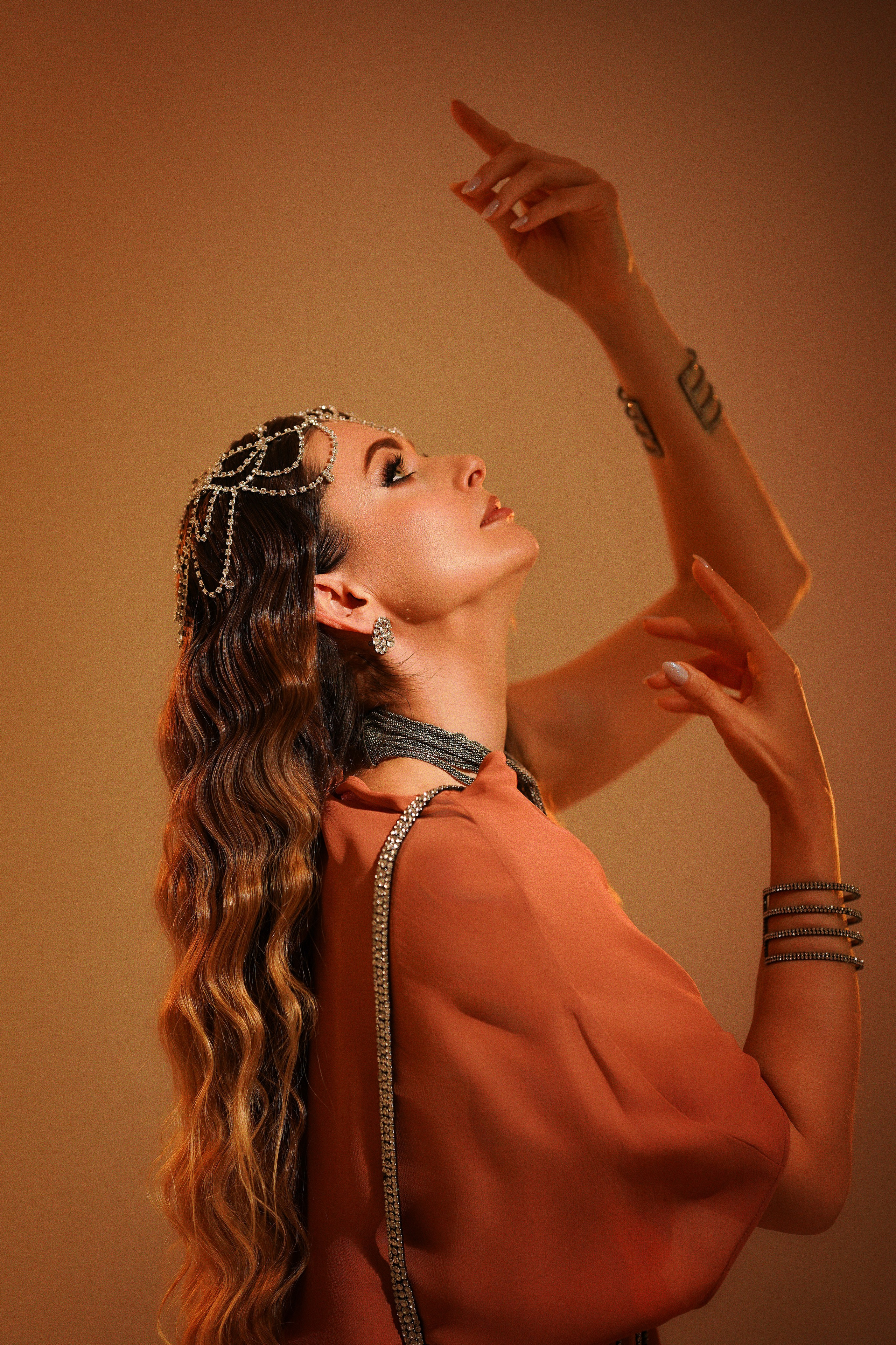 Фотосессия в Токио в стиле фильма «Дюна» — атмосферные студийные кадры. Фотограф в Токио Япония