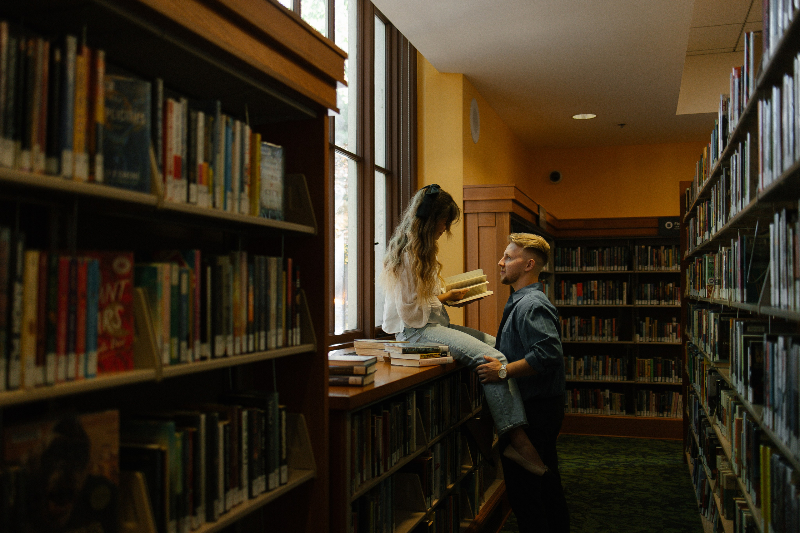 Central Library. Family photographer Oregon — Washington