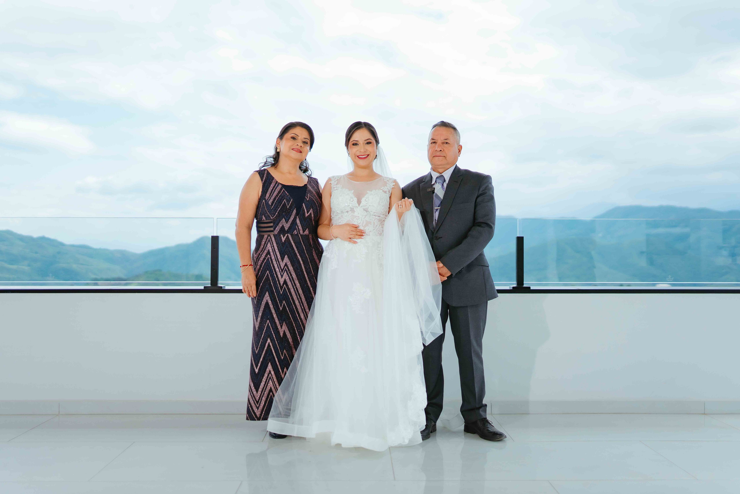 Jennifer y Vladimir. Fotógrafo de bodas en Loja Ecuador | Piero Alvarez PH