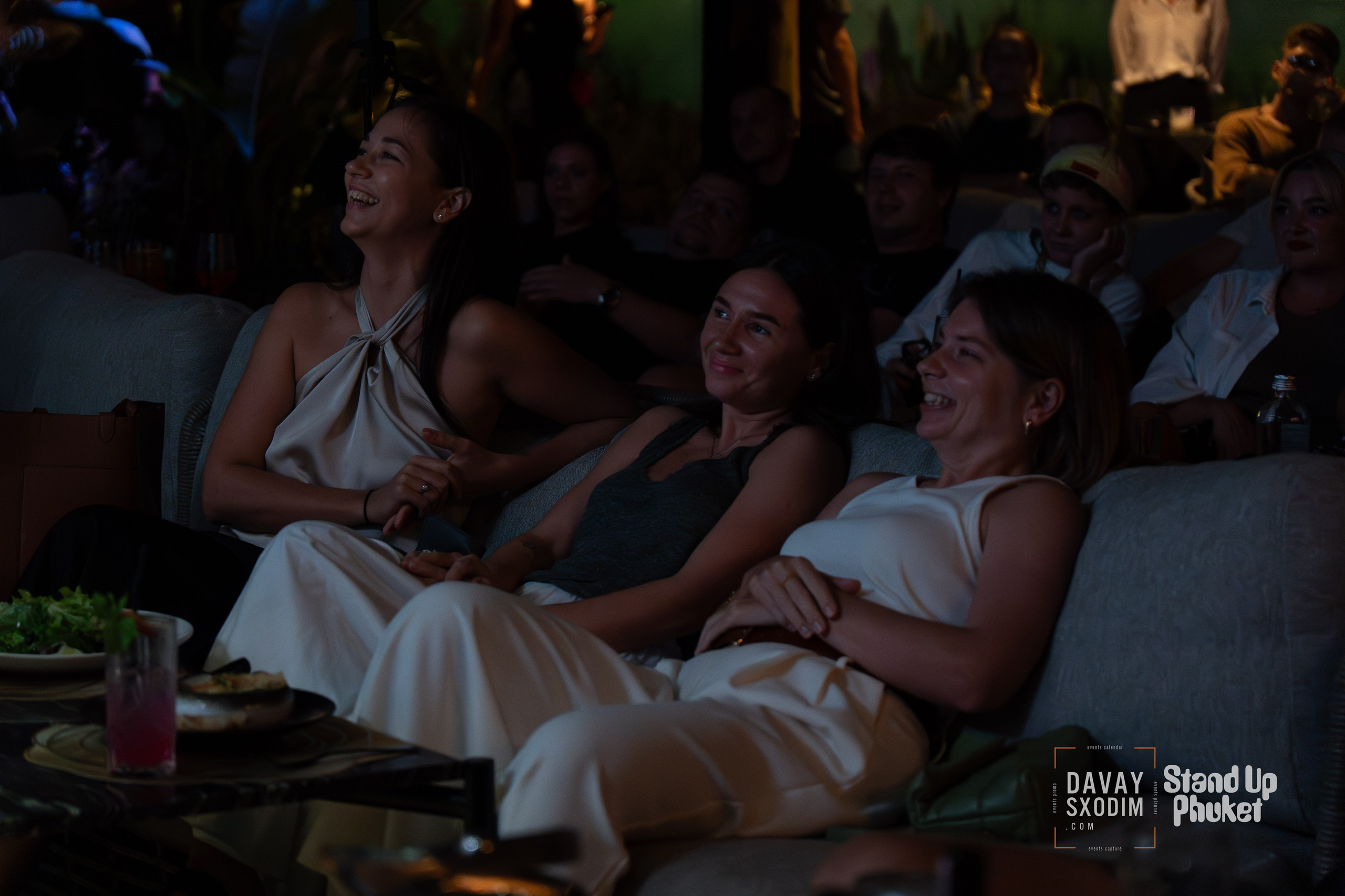 Standup Влада Лапина | Фоторепортаж | Афиша | DAVAYSXODIM.com PHUKET. АФИША|ФОТОРЕПОРТАЖИ|ИВЕНТЫ|ПХУКЕТ