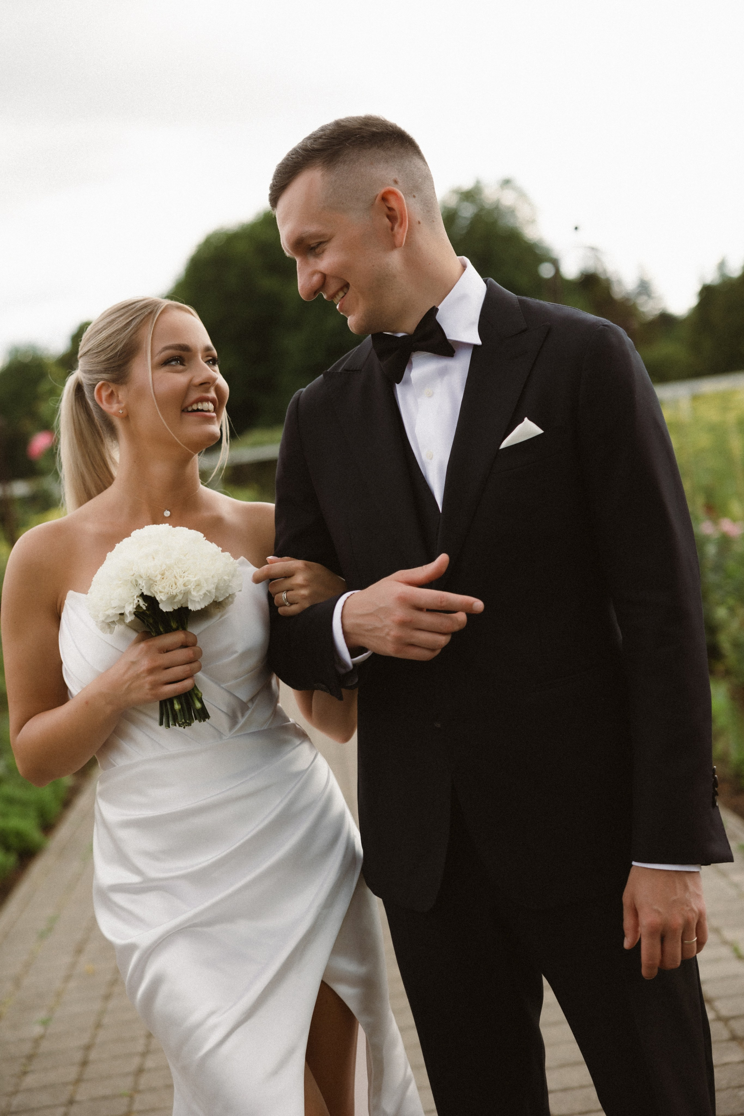 Ieva ir Martynas | Vestuvės Kauno botanikos sode. Vestuvių ir šeimų fotografė Lena Bondarenko / belove photo