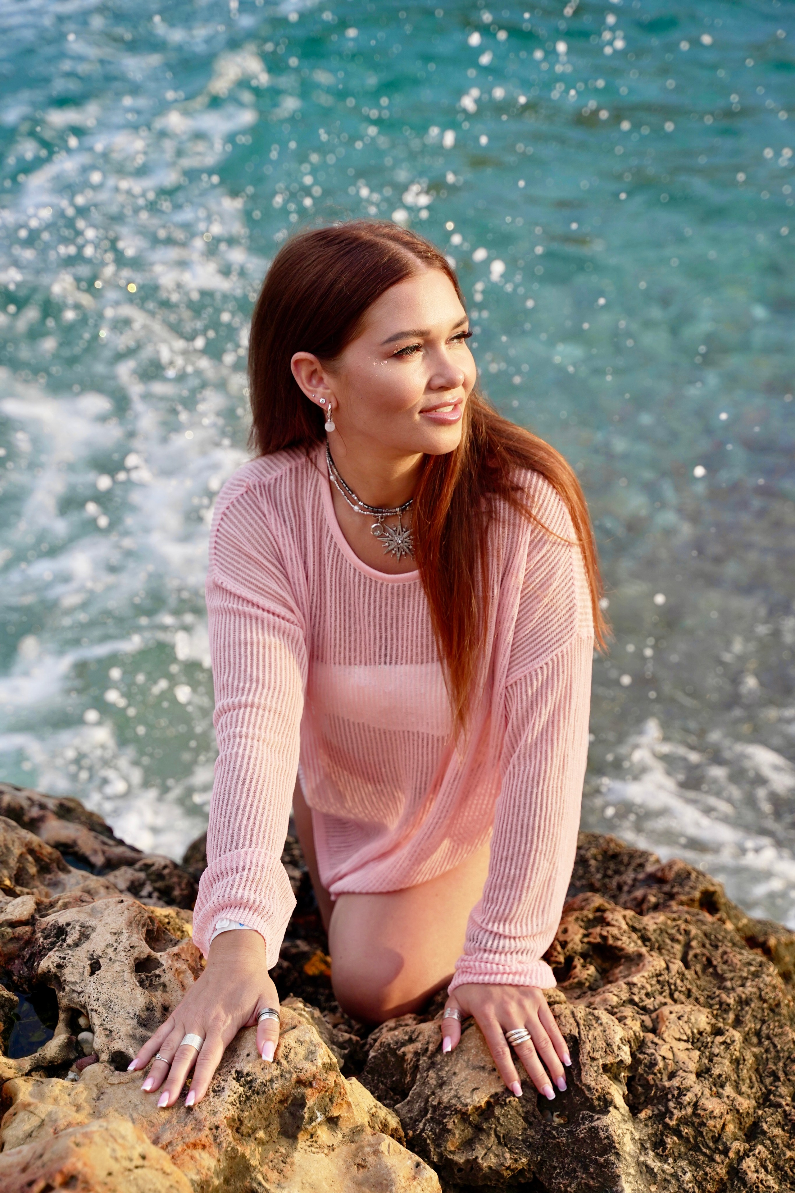 Скалистый пляж Анталии. Ирина, фотограф в Анталии. Фотосессии в Кемере, Белеке, Сиде, Бодруме, Каше и Фетхие