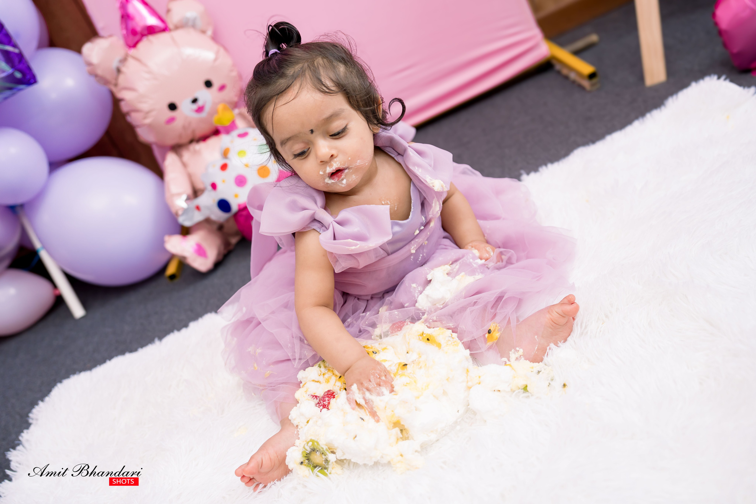Yuhana’s Cake Smash Session. Freelance Photographer in Newcastle & Central Coast