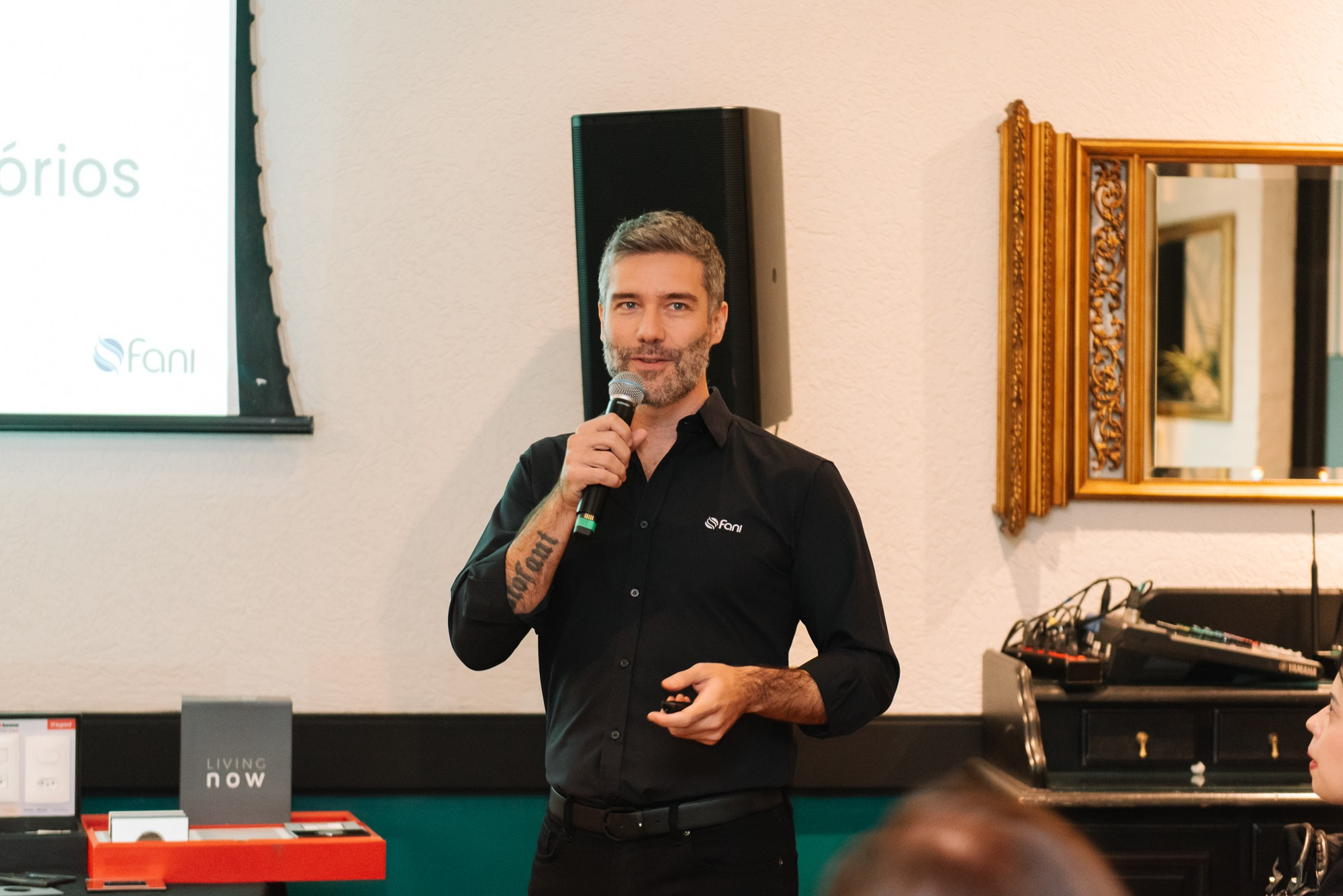 Café + Conteúdo | Casa Pinezi. 78 Imagens