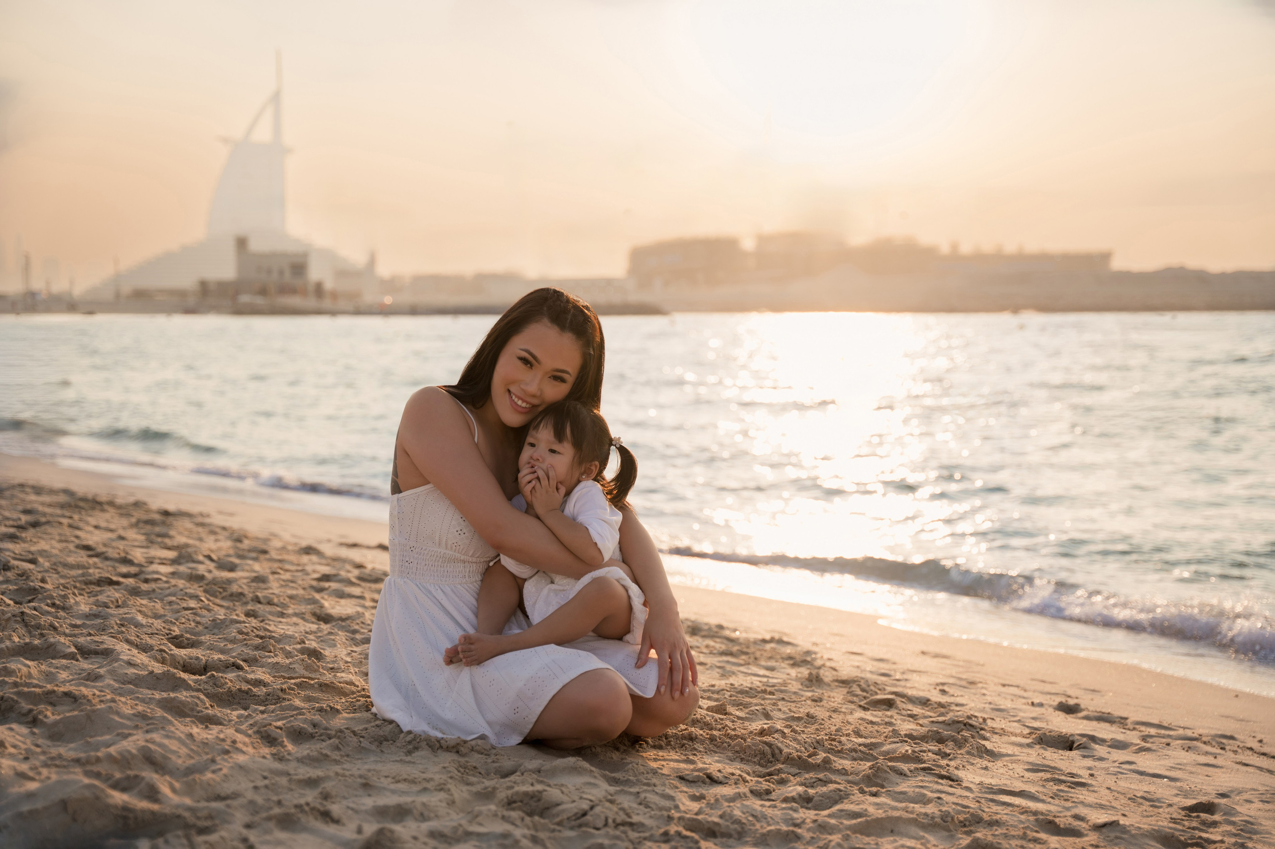 Sea breeze and giggles. Angela Iakovleva — Family Photographer in Dubai