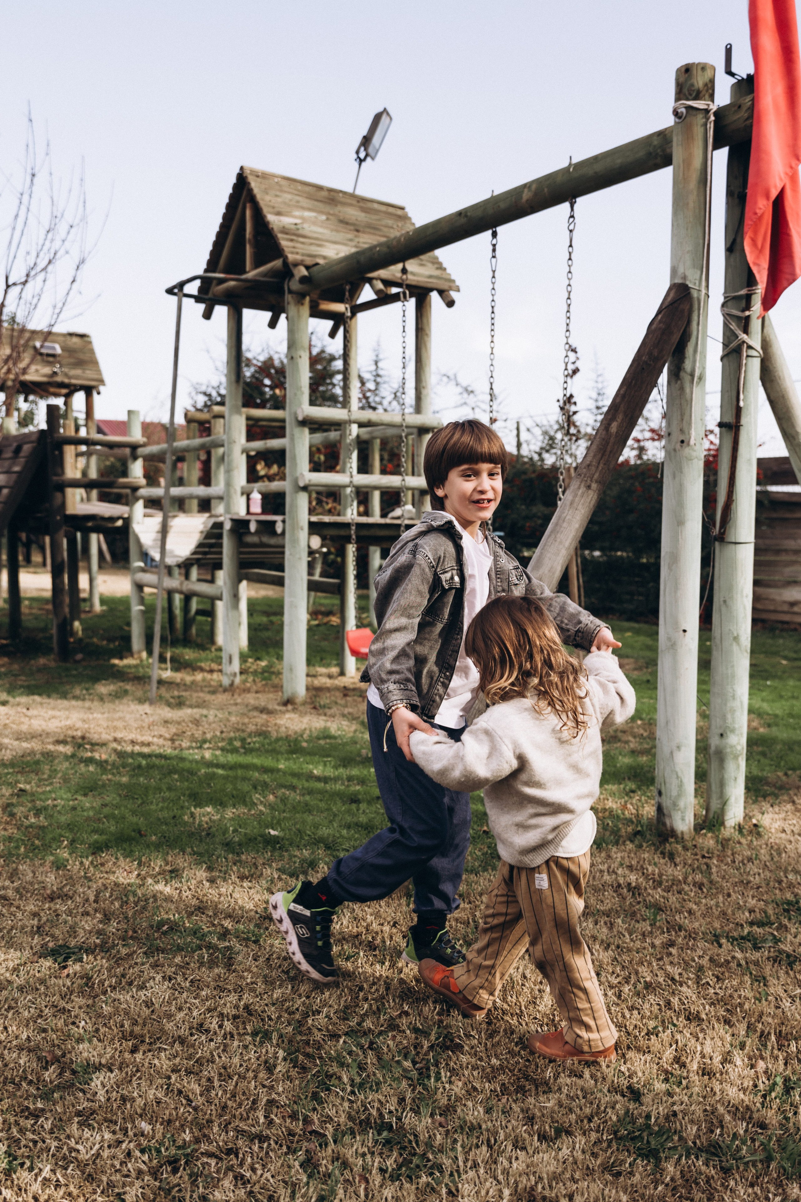 Sesión de fotos familiar en casa — Momentos reales y acogedores. Photographer in Santiago, Chile Anna Almazova