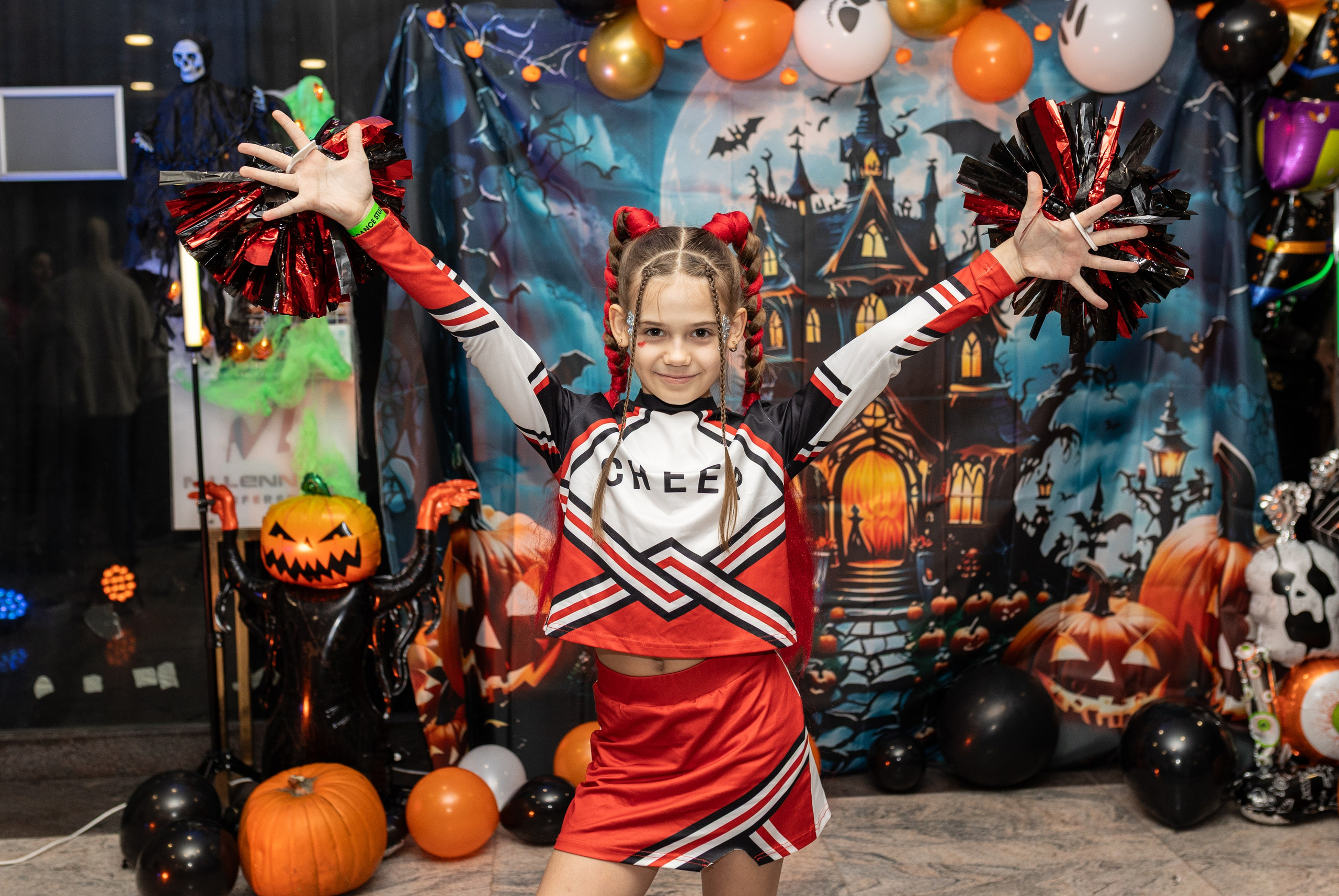 Leo dance studio Helloween 2025. Семейный и детский фотограф в Варшаве Мила Бобровская