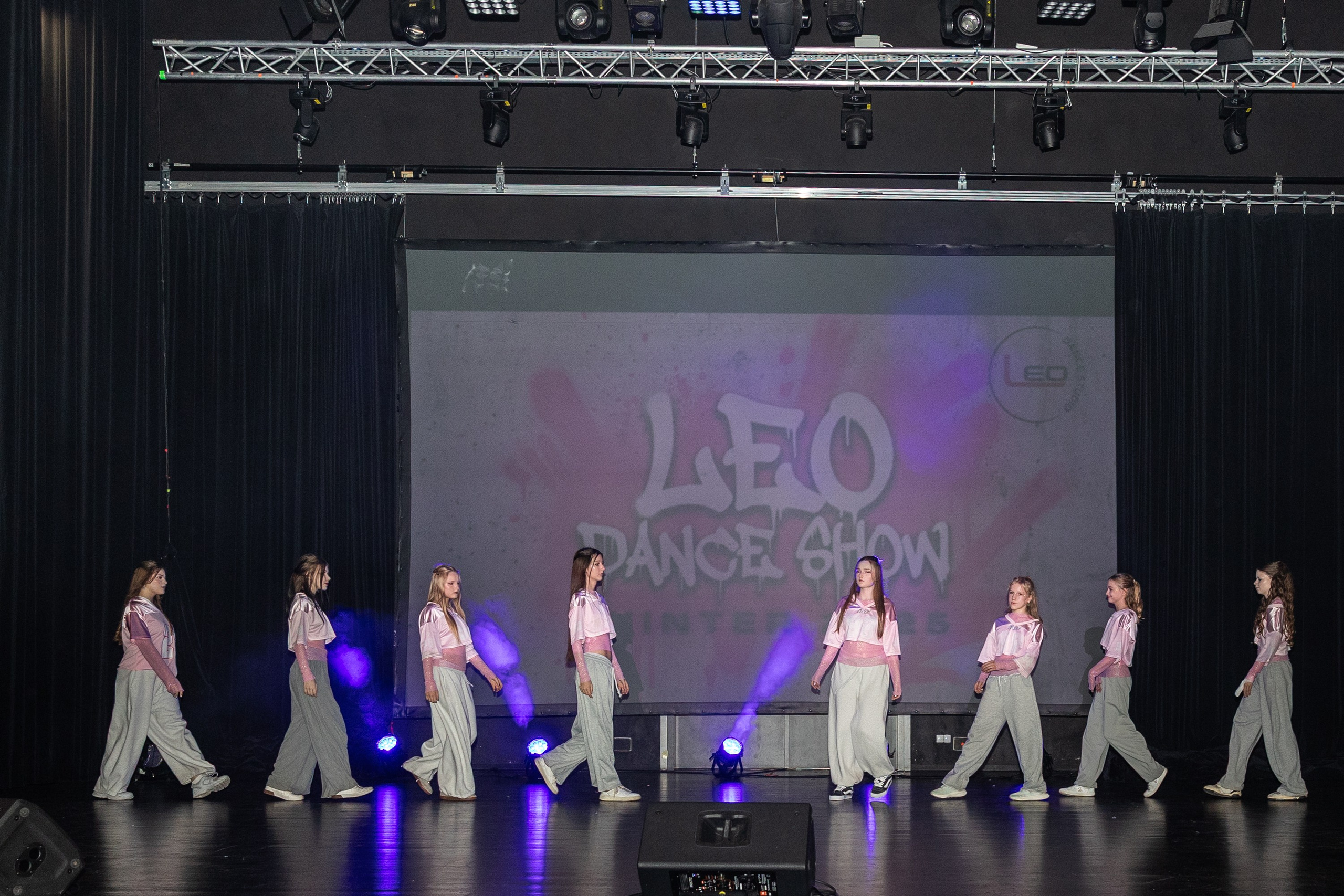 LEO DANCE SHOW WINTER 2025. Семейный и детский фотограф в Варшаве Мила Бобровская