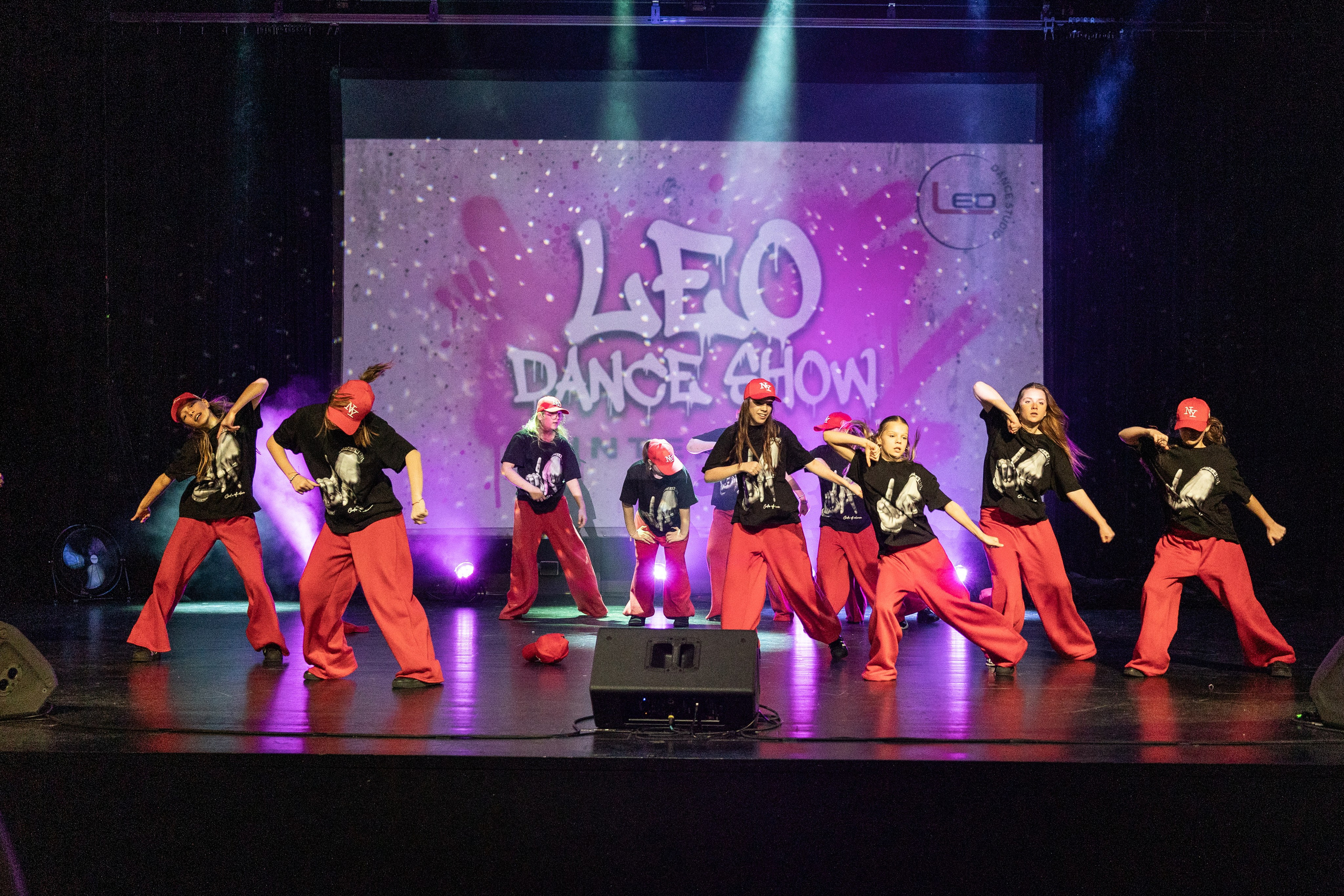 LEO DANCE SHOW WINTER 2025. Семейный и детский фотограф в Варшаве Мила Бобровская