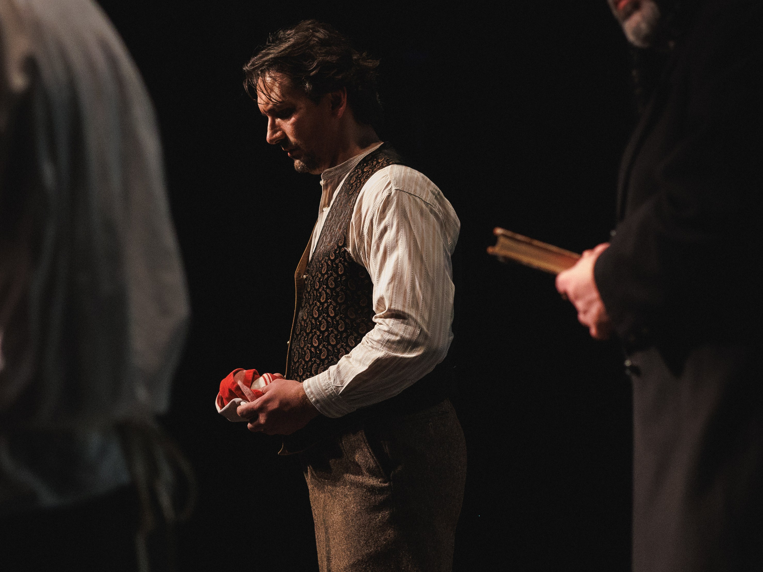 Chameleon — Memorial prayer. Yana Bobrova | Artistic Photography