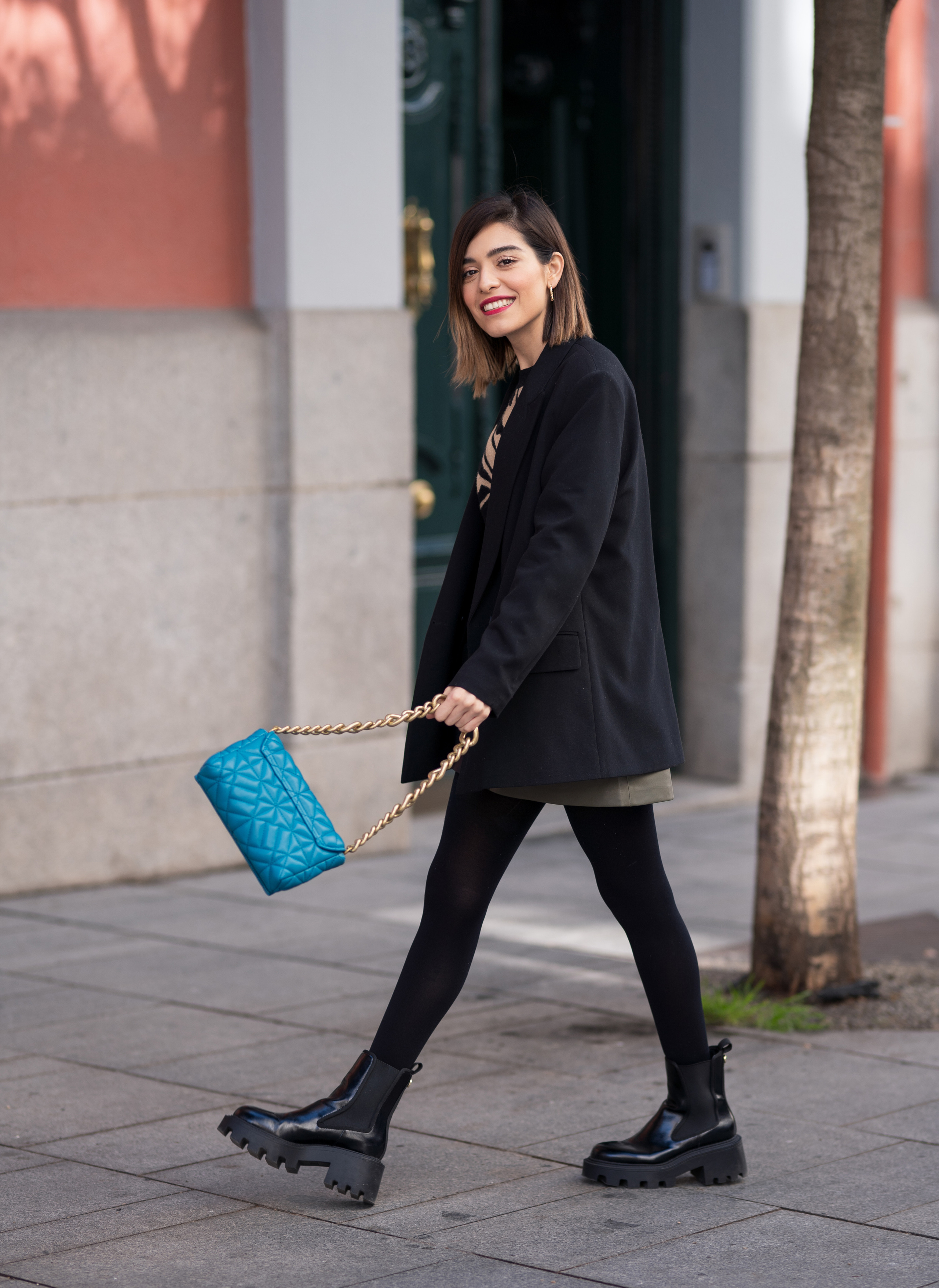 Fotografía profesional de retratos de negocios en Madrid – Impulsa tu imagen profesional. Fotógrafo en Madrid, España. Alyona Belyaninova