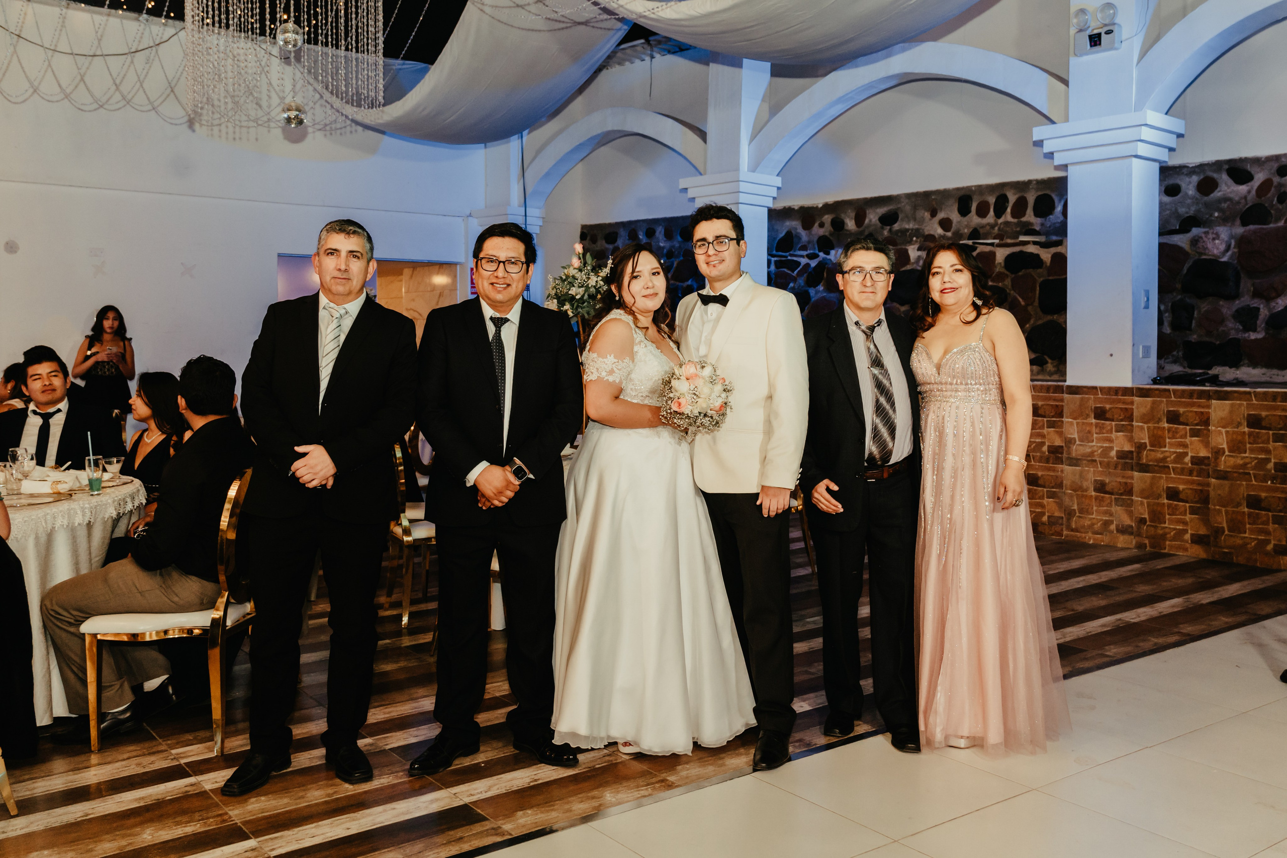 VANIA + LUIS BODA CIVIL. Studio KVTA | Fotografía y Video de Bodas en Arequipa