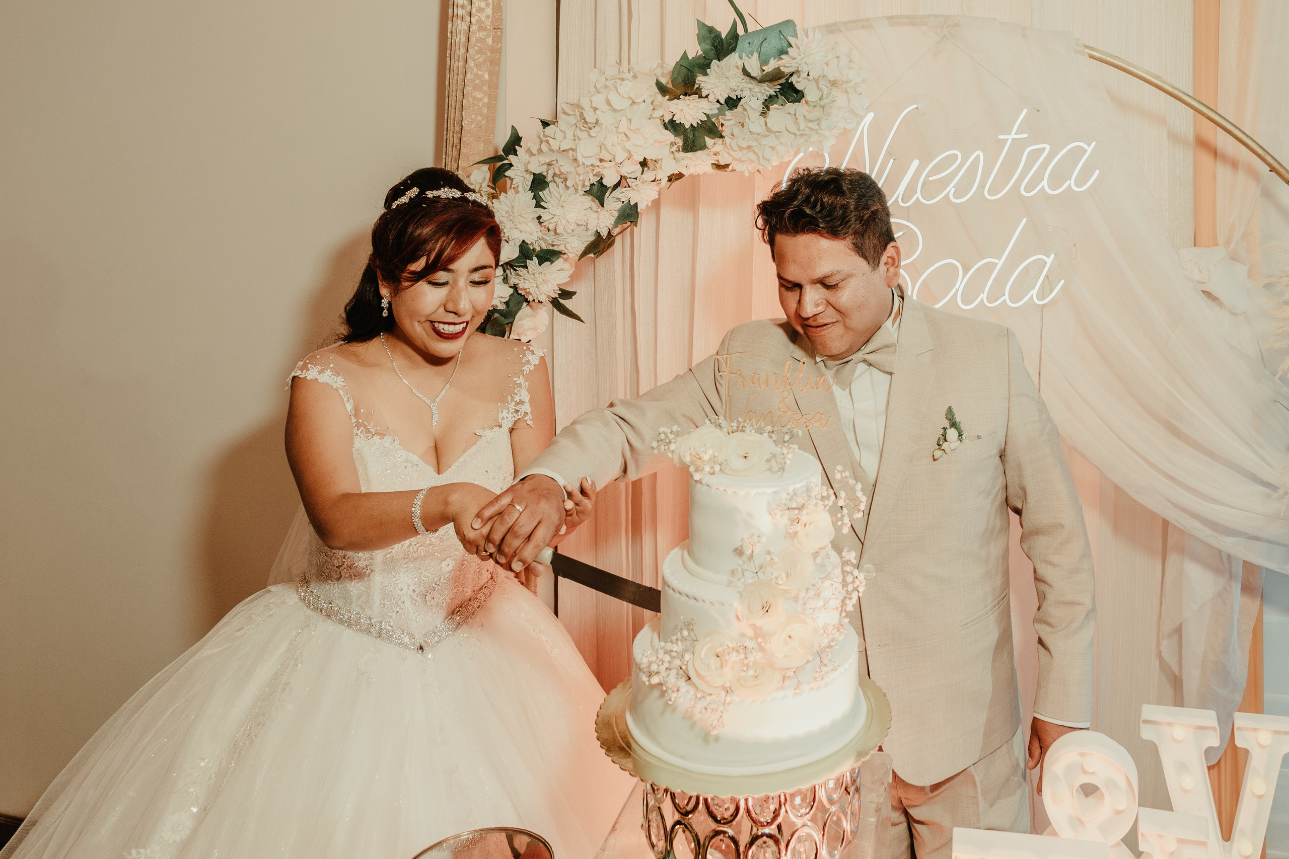 VANESSA + FRANKLIN BODA RELIGIOSA. Studio KVTA | Fotografía y Video de Bodas en Arequipa