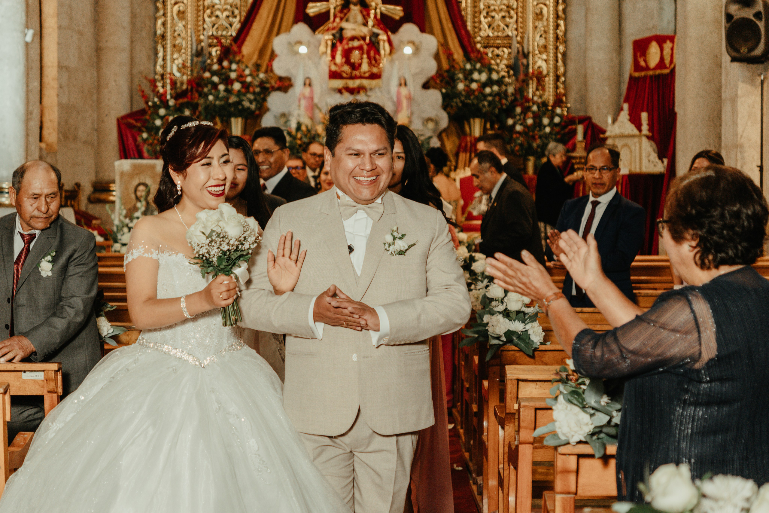 VANESSA + FRANKLIN BODA RELIGIOSA. Studio KVTA | Fotografía y Video de Bodas en Arequipa