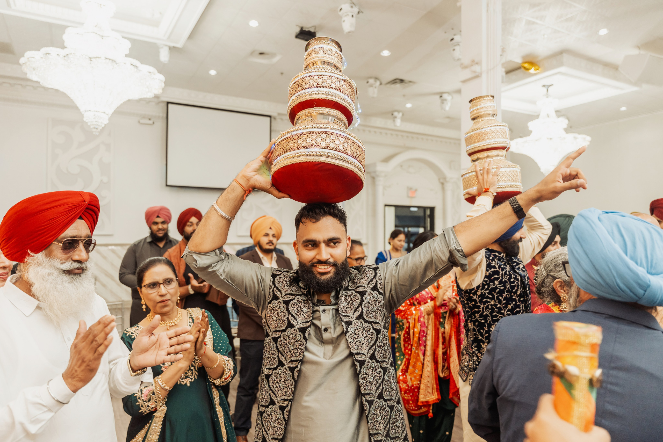 Gagan & Jasmeen. Wedding Photographer & Cinematographer studios