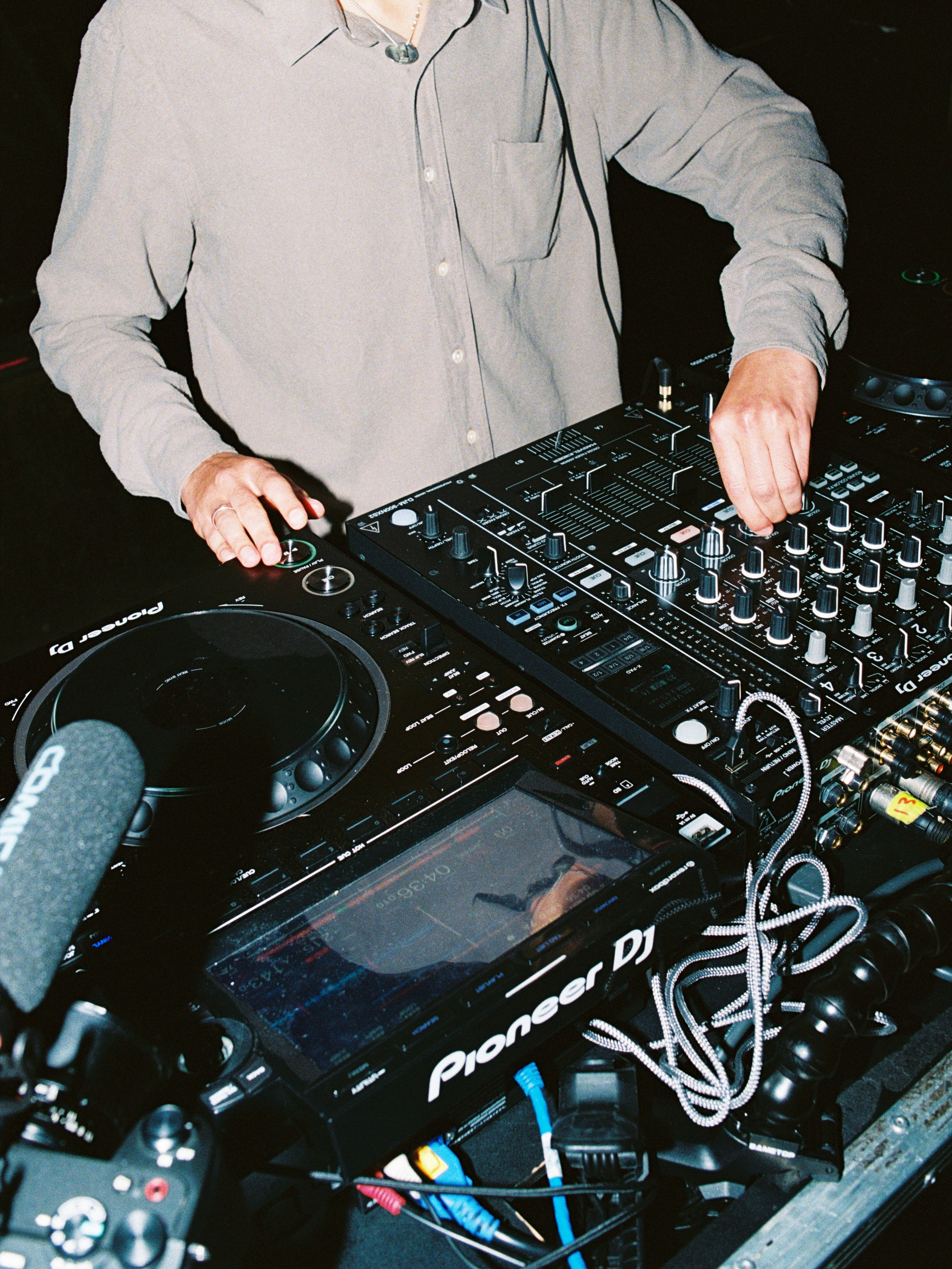 MUSIC AND EVENT. 35mm Photography by Brad Zgonena based in Chicago, IL