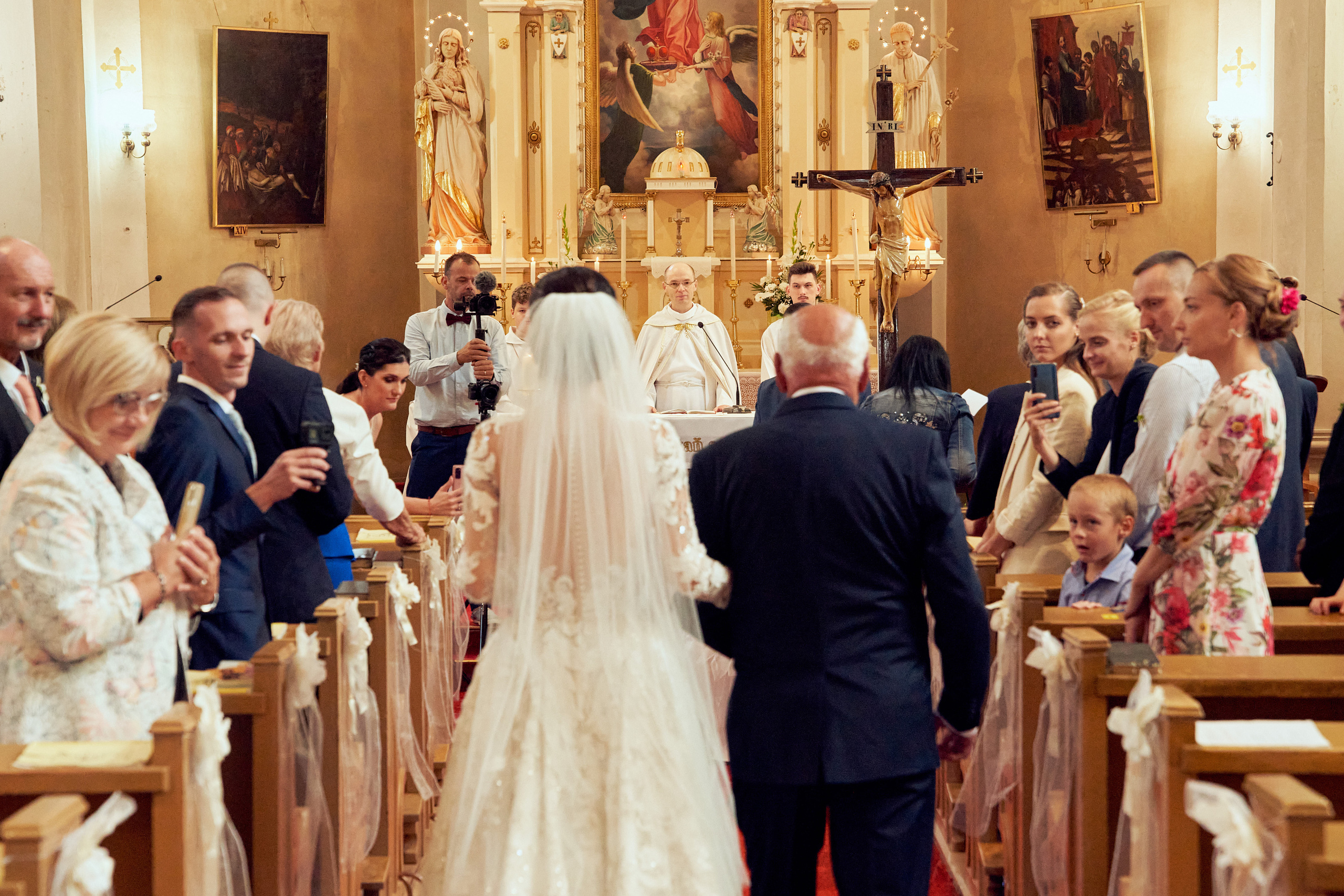 Svadobny fotograf svadobny fotograf cena kameraman na svadbu cena. Fotograf kameraman na svadbu Bratislava Banská Bystrica Сelé Slovensko svadobný kameraman